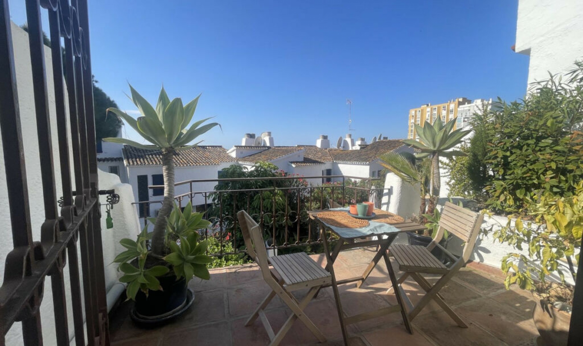 Resale - House -
Calahonda