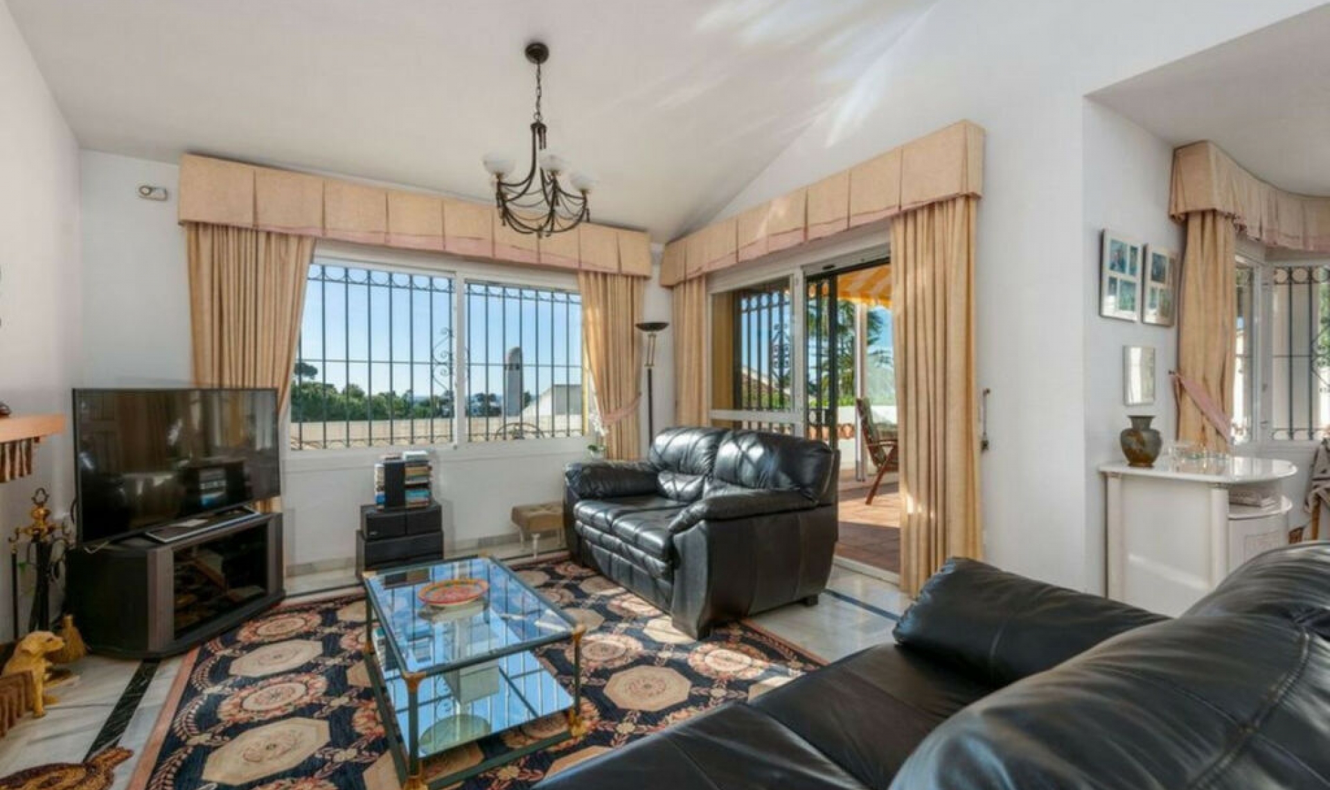 Resale - House -
Calahonda