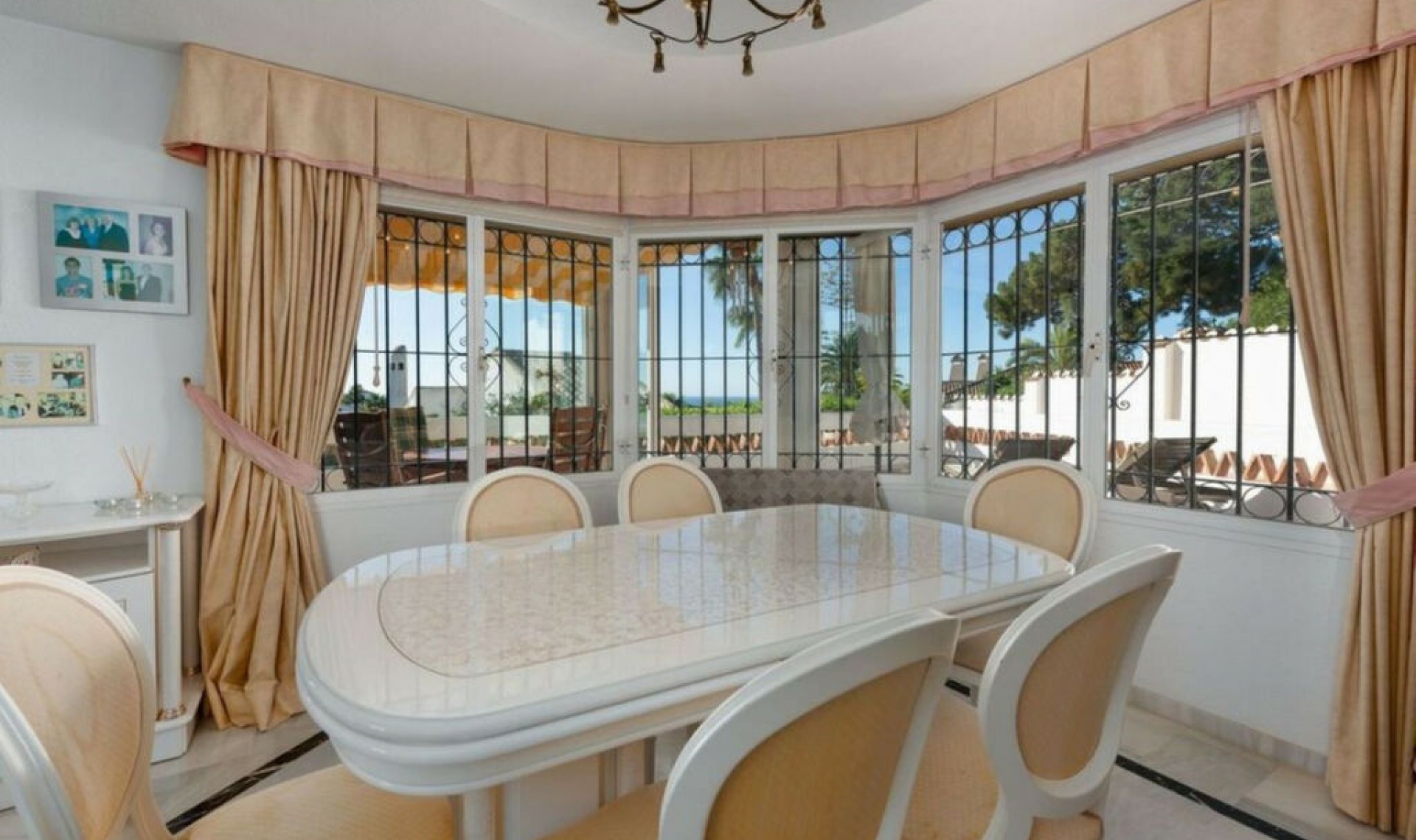 Resale - House -
Calahonda