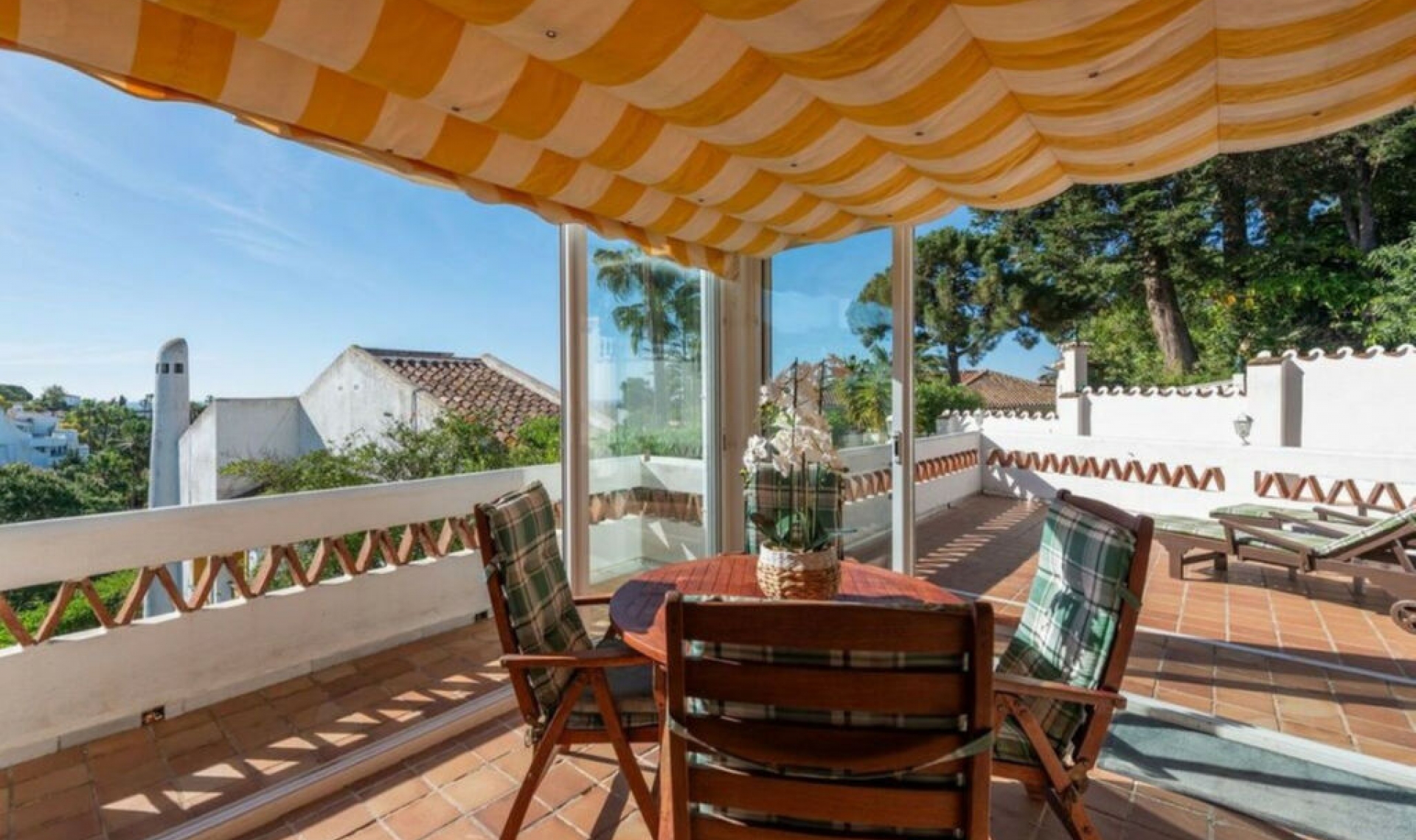 Resale - House -
Calahonda
