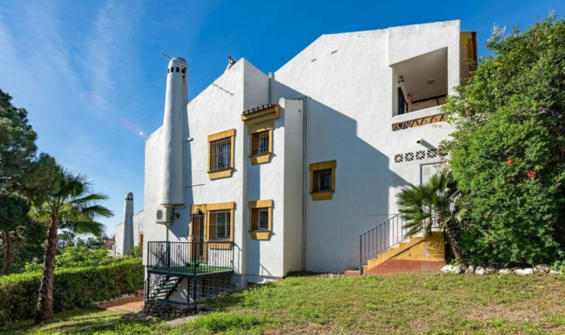 Resale - House -
Calahonda