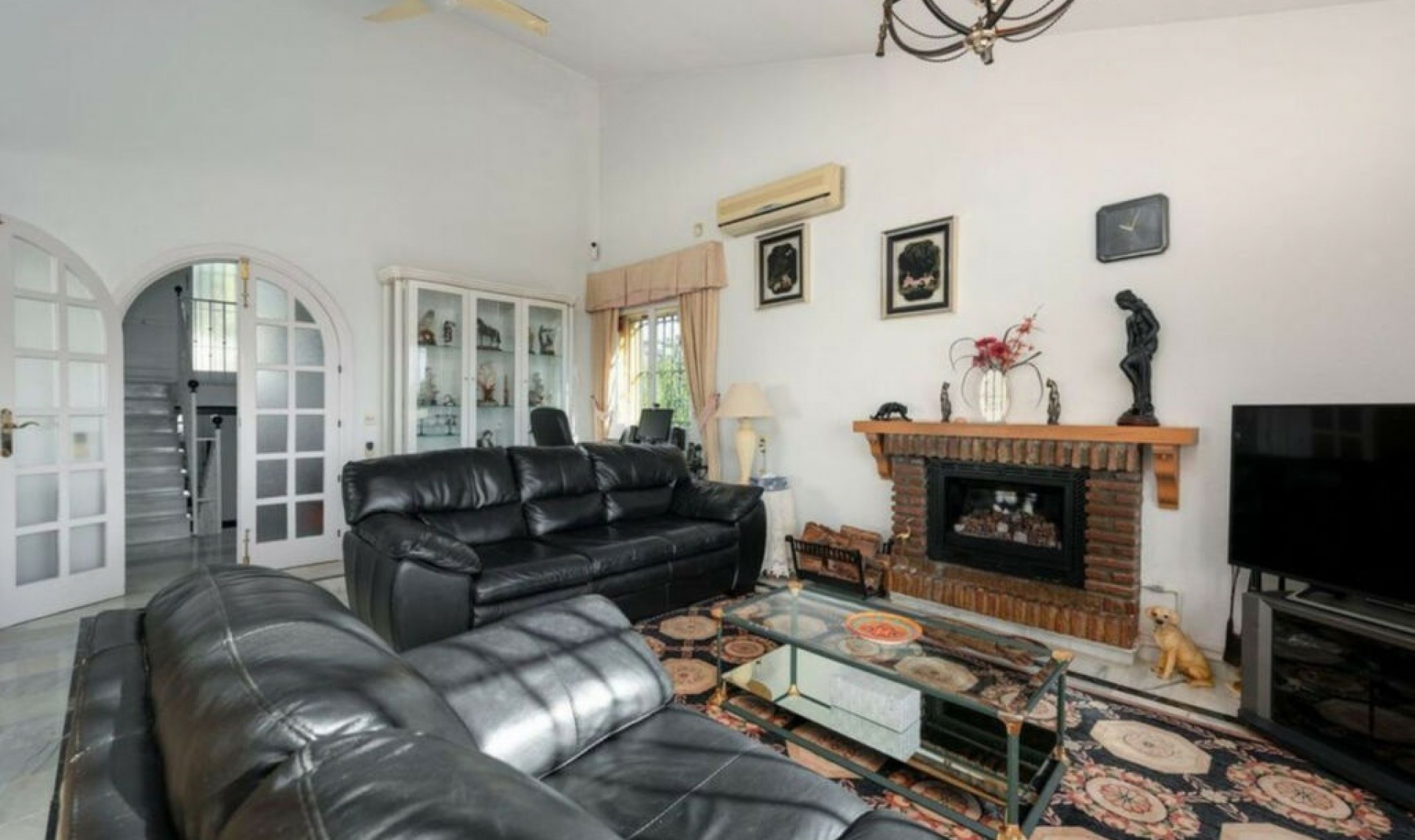 Resale - House -
Calahonda