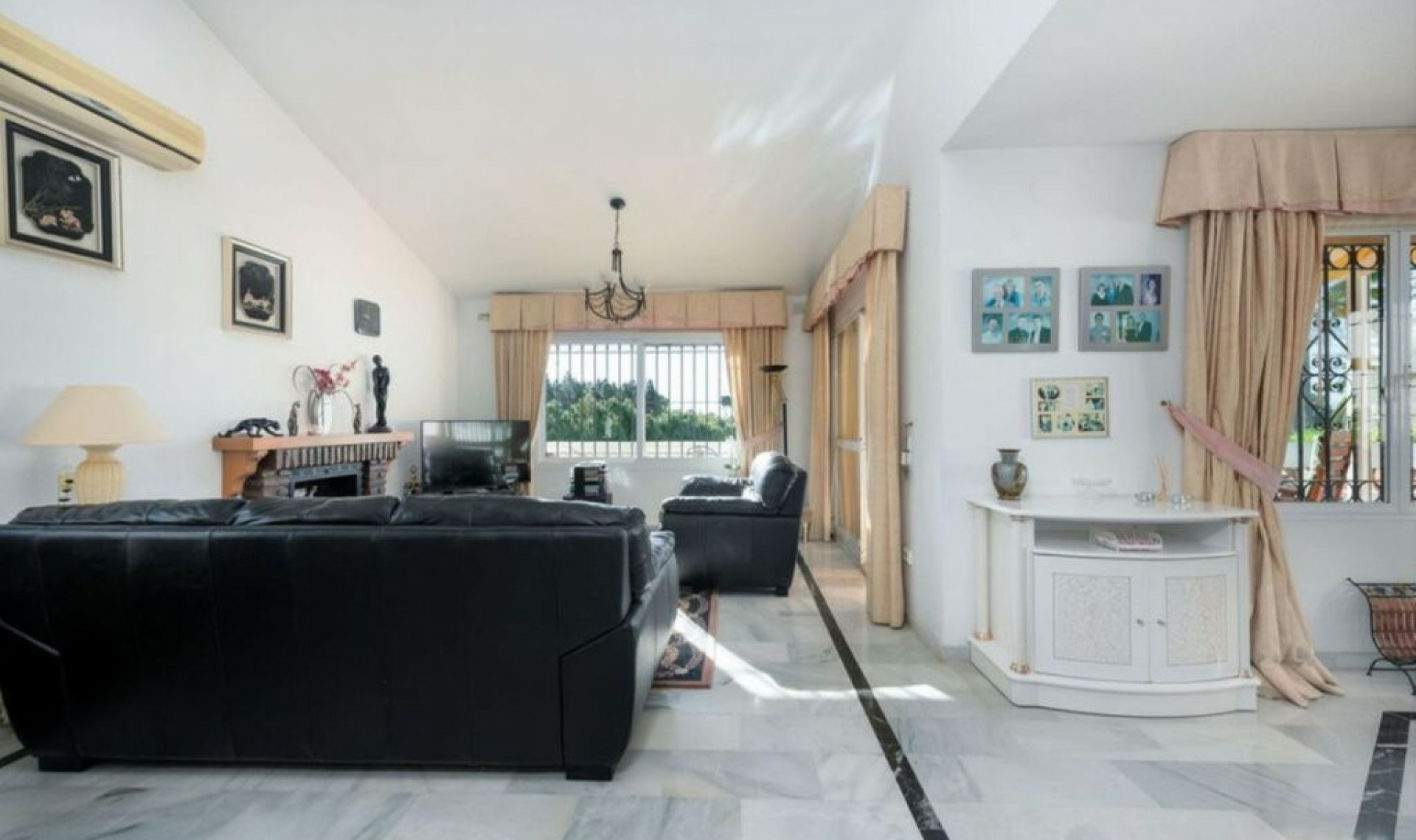 Resale - House -
Calahonda