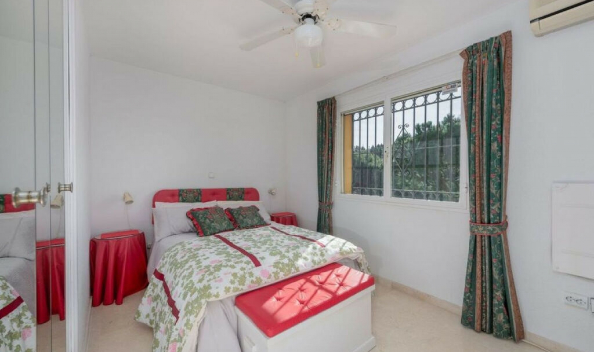Resale - House -
Calahonda