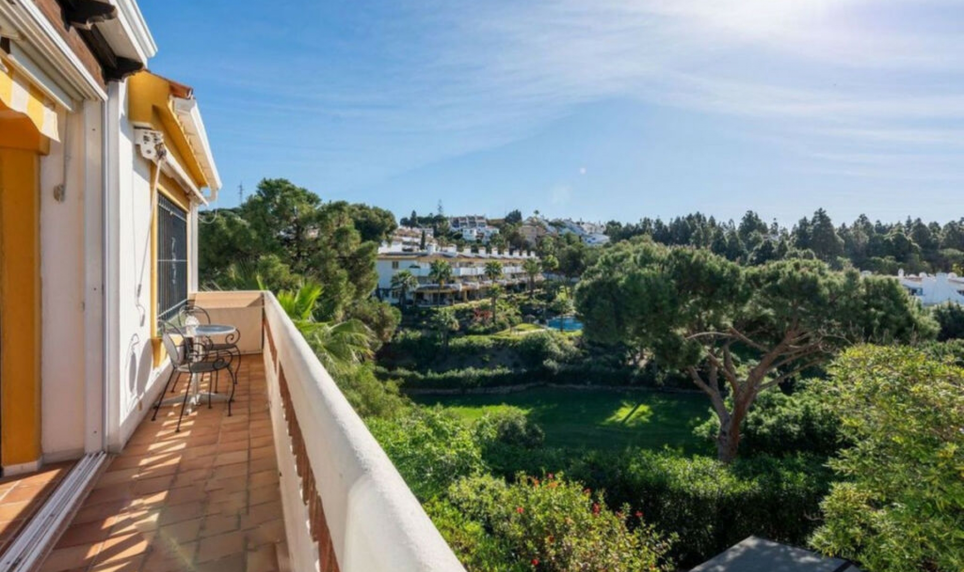 Resale - House -
Calahonda