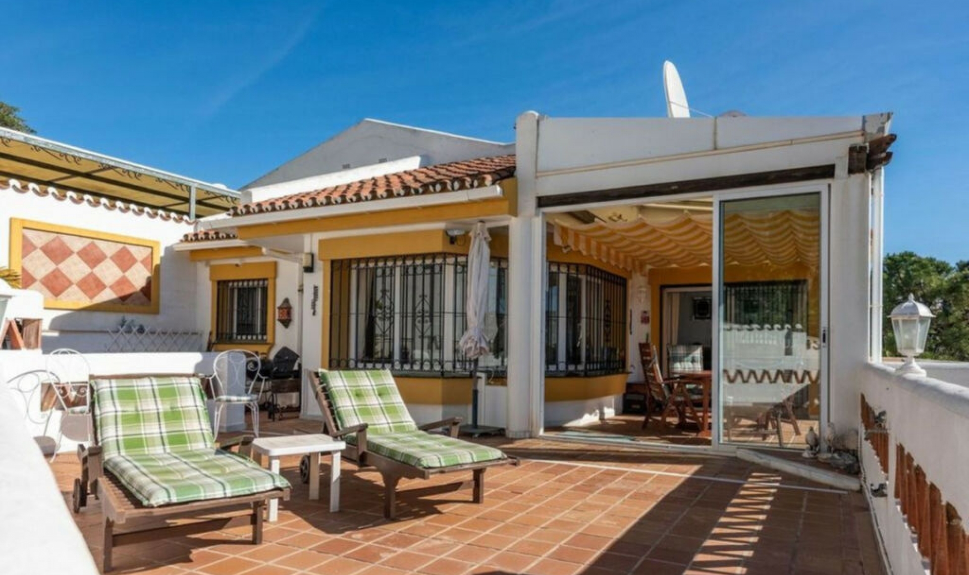 Resale - House -
Calahonda