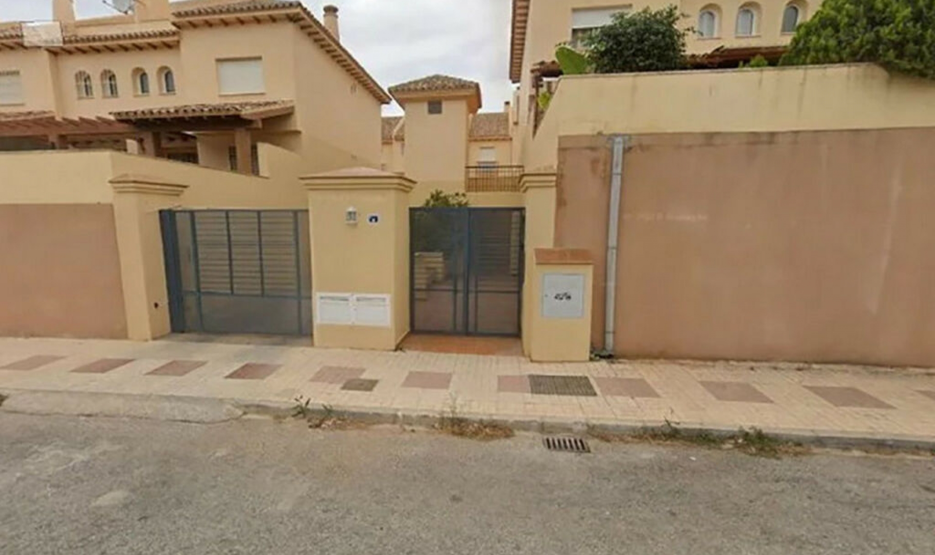 Resale - House -
Calahonda