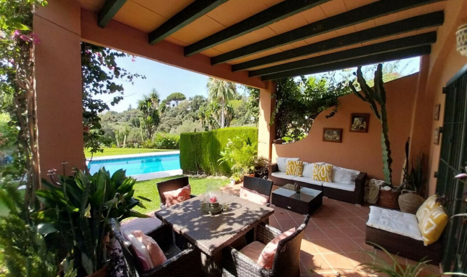 Resale - House -
Calahonda