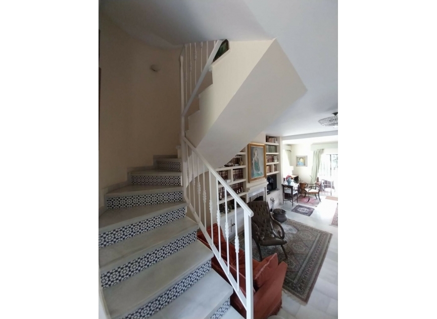 Resale - House -
Calahonda