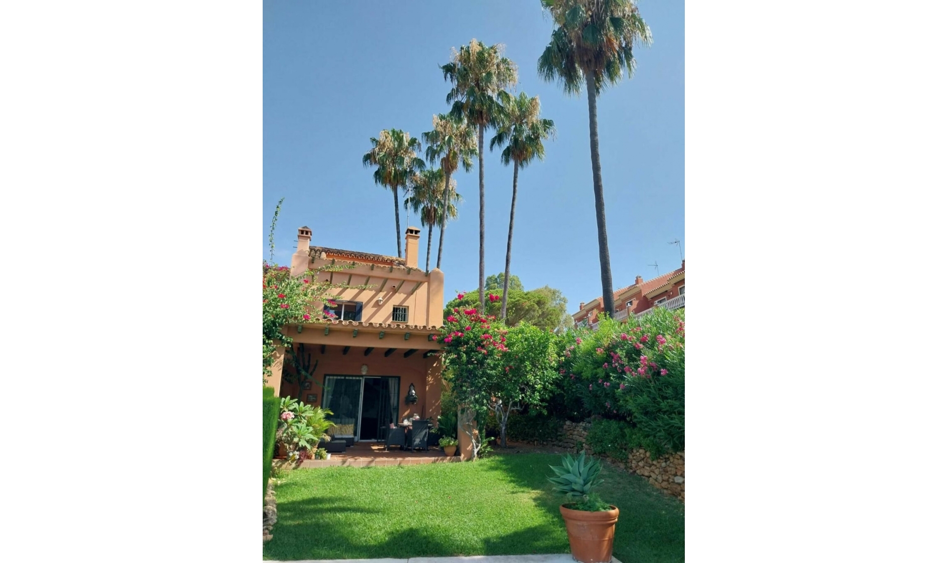 Resale - House -
Calahonda