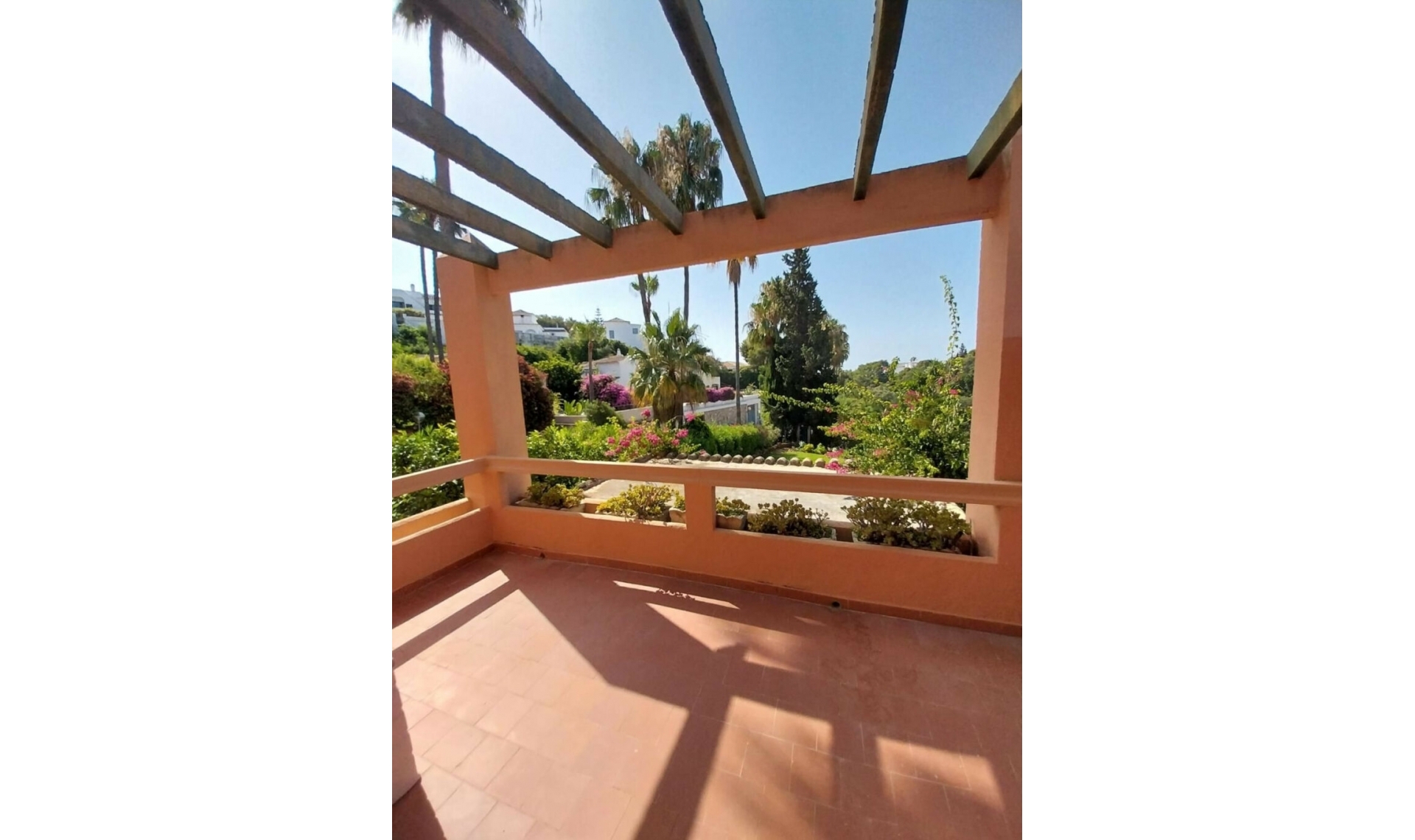 Resale - House -
Calahonda