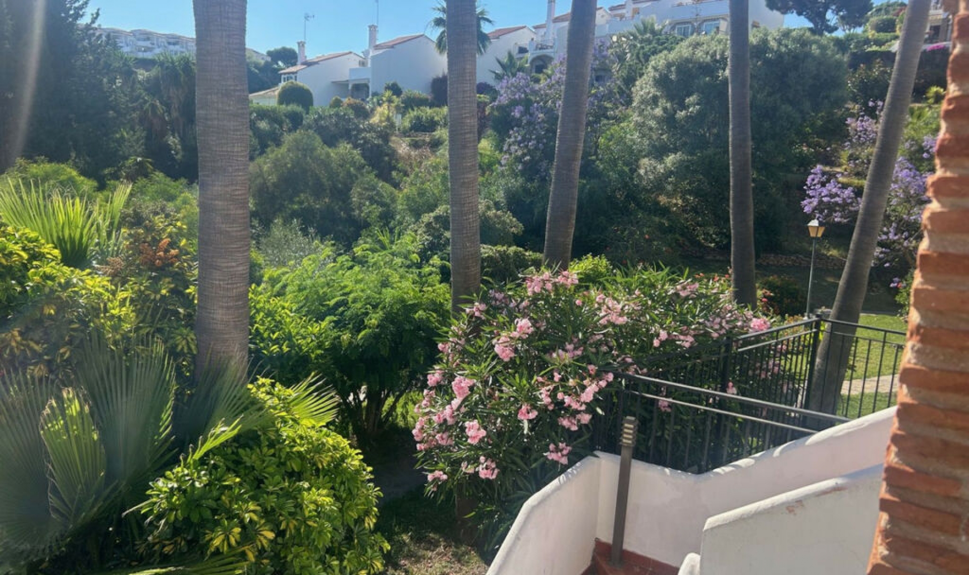 Resale - House -
Calahonda