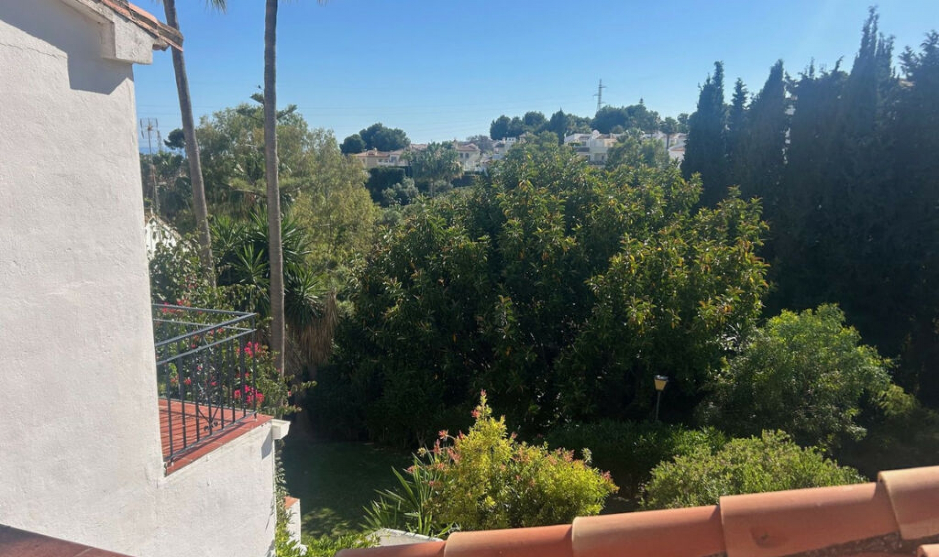 Resale - House -
Calahonda