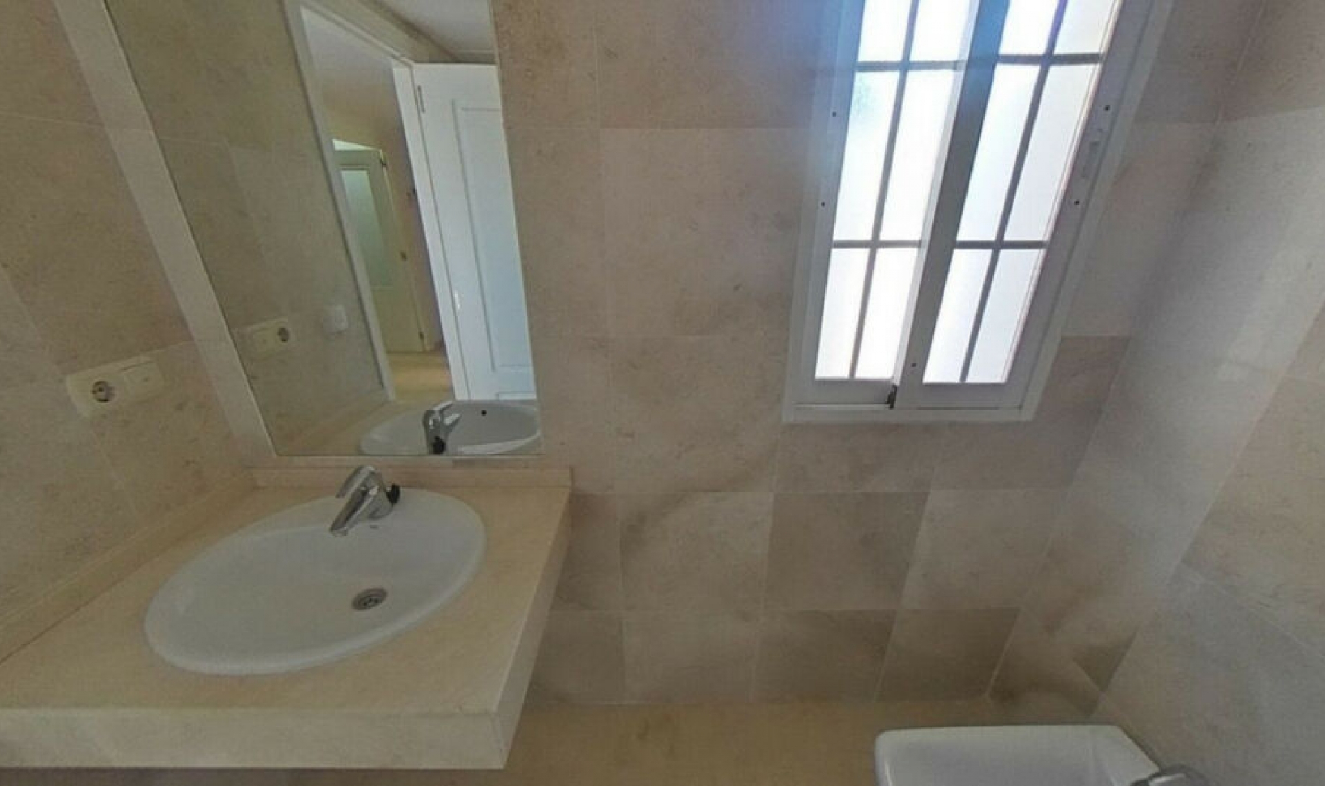 Resale - House -
Calahonda