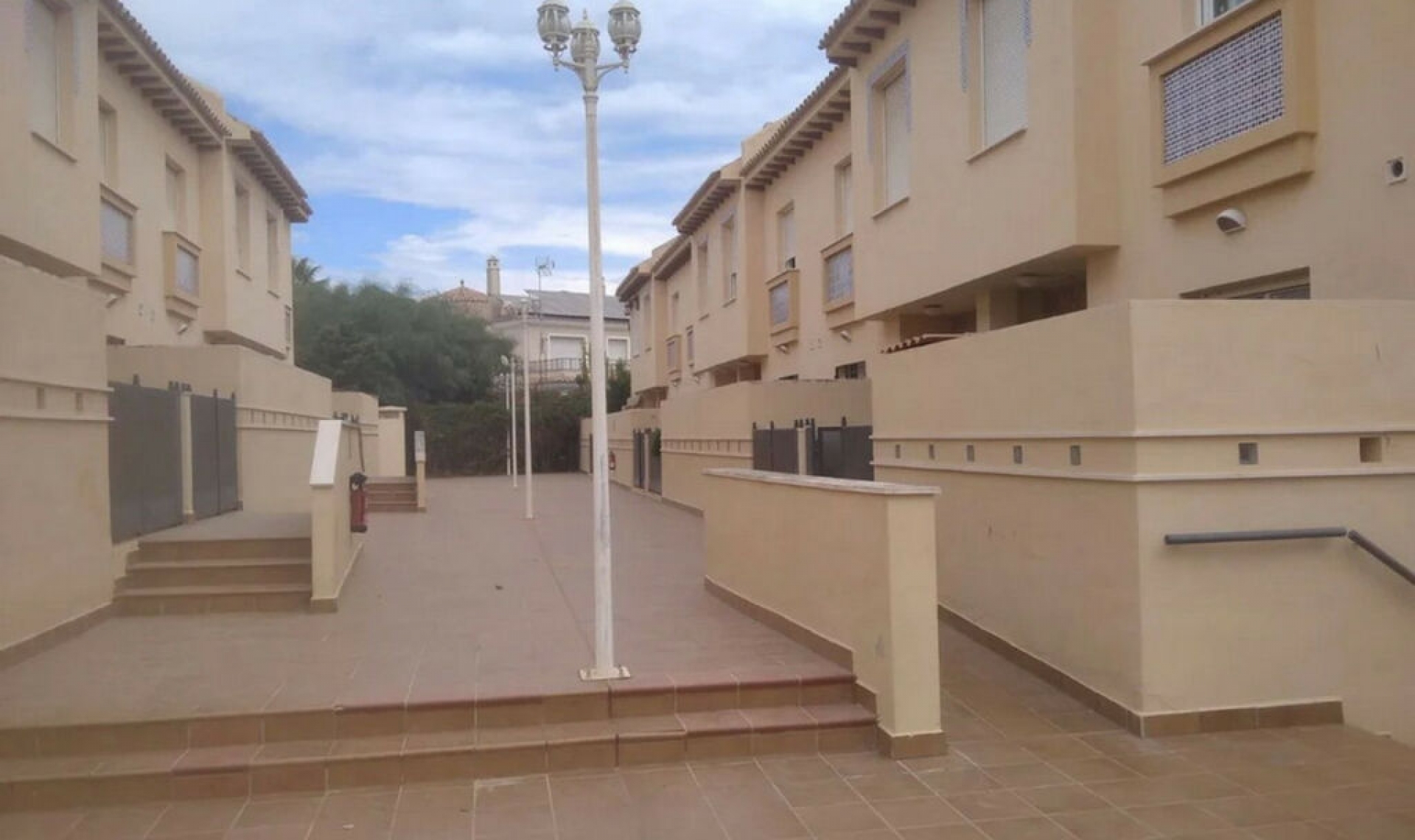 Resale - House -
Calahonda