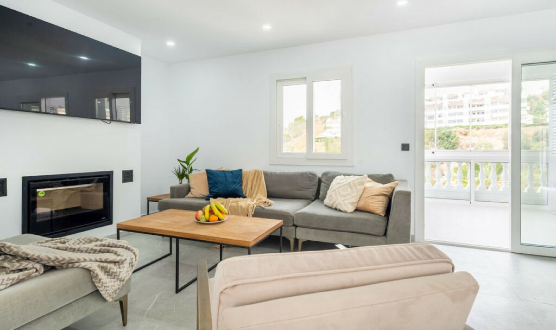 Resale - House -
Calahonda
