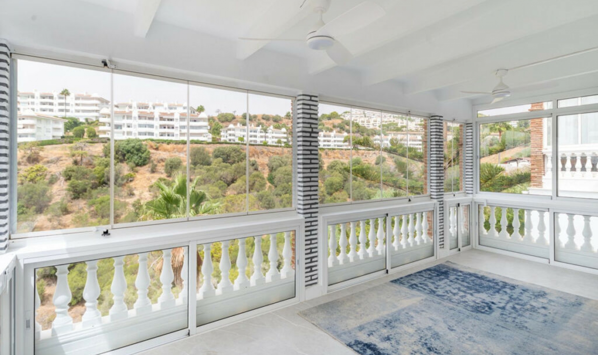 Resale - House -
Calahonda