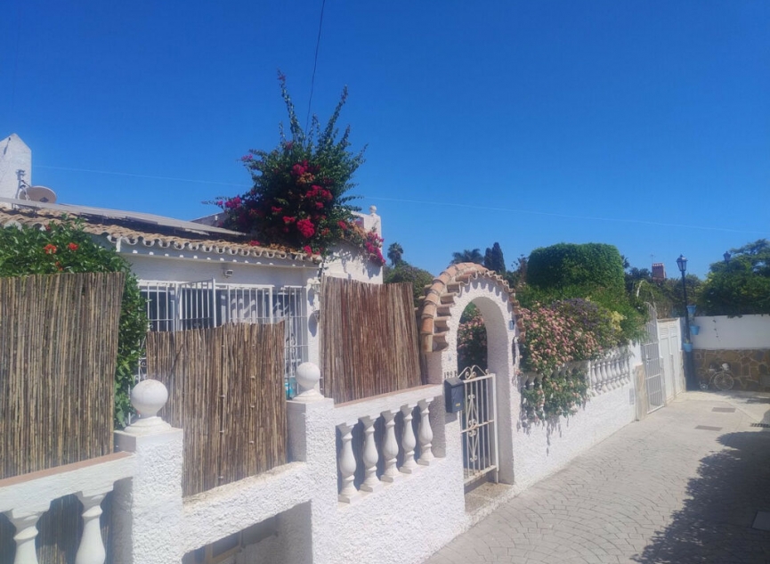 Resale - House -
Calahonda