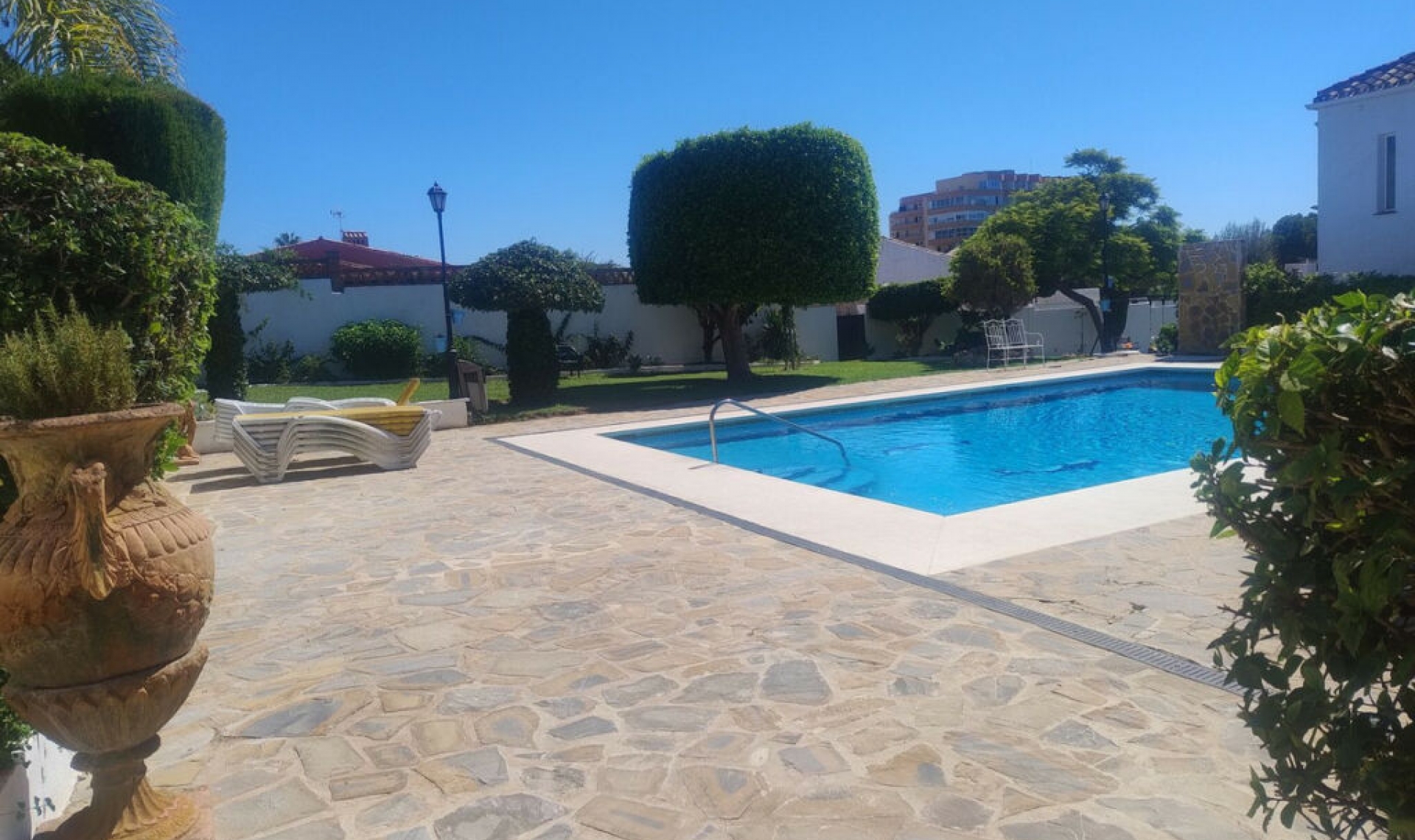 Resale - House -
Calahonda