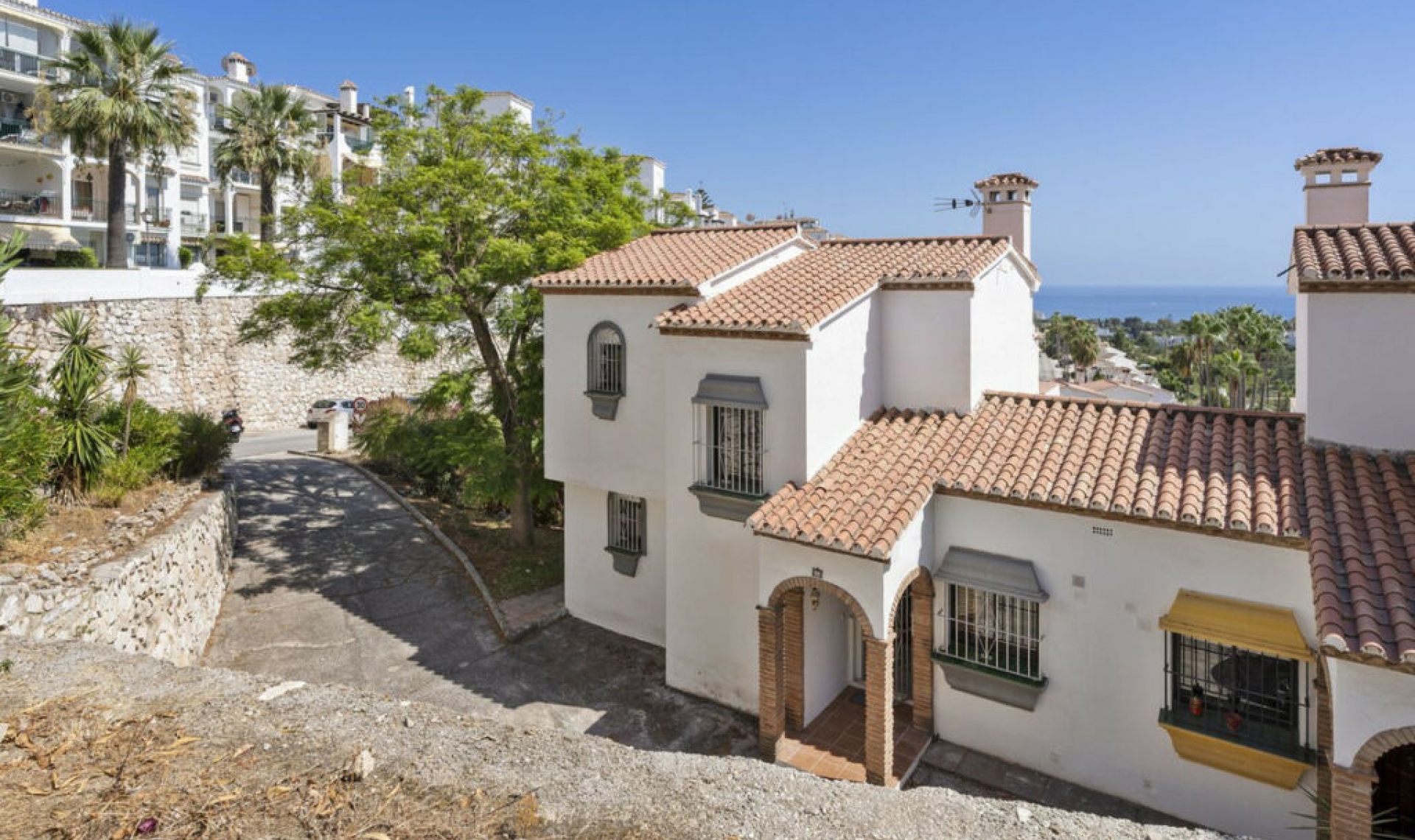 Resale - House -
Calahonda