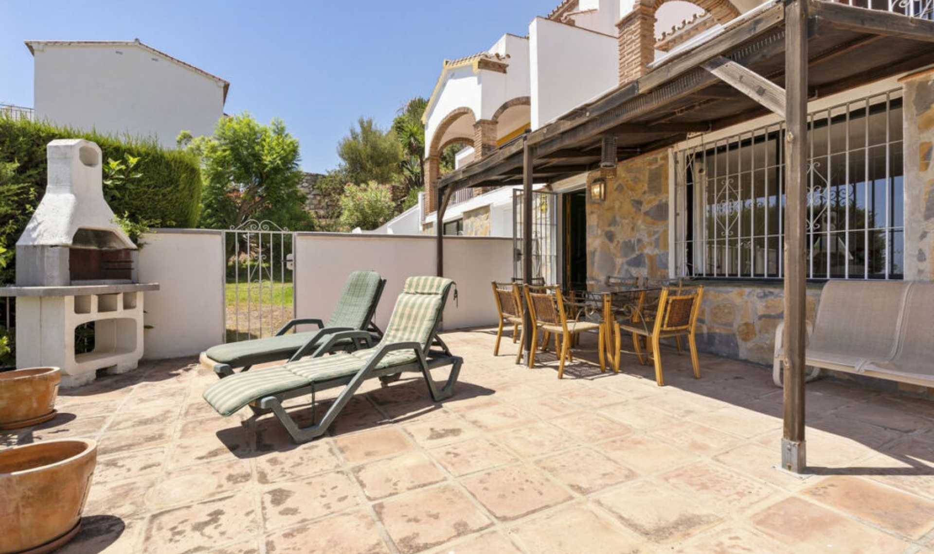 Resale - House -
Calahonda