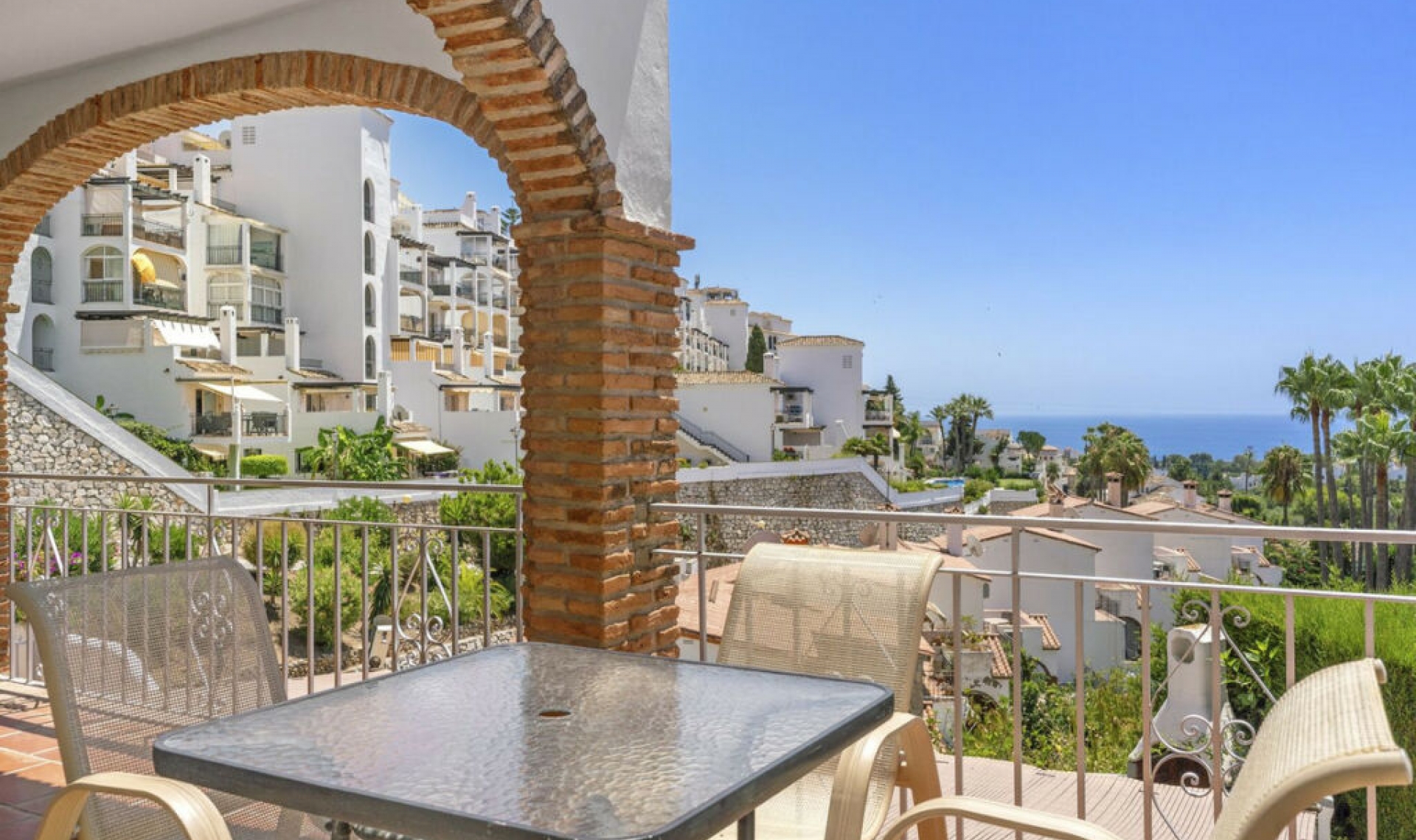 Resale - House -
Calahonda