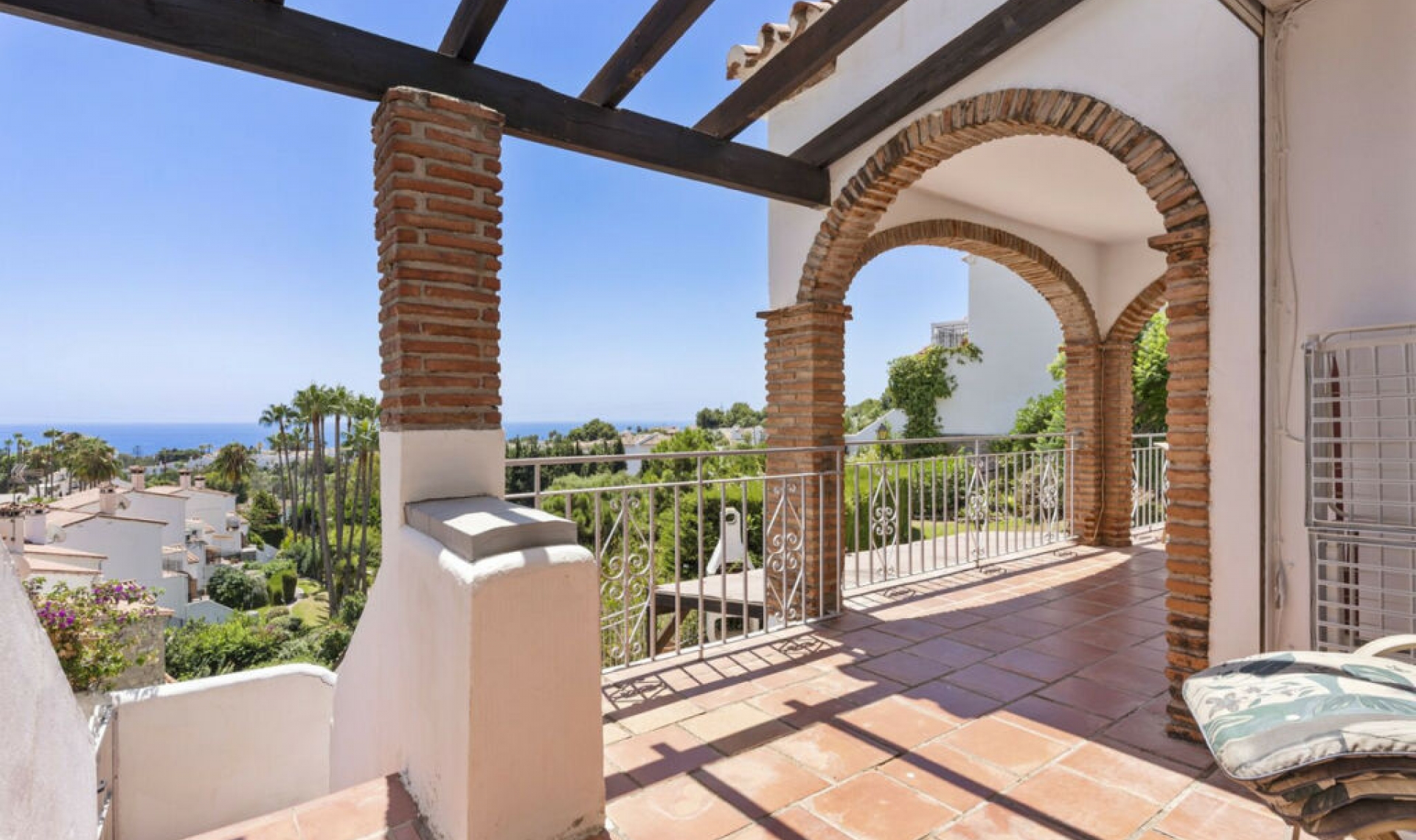 Resale - House -
Calahonda
