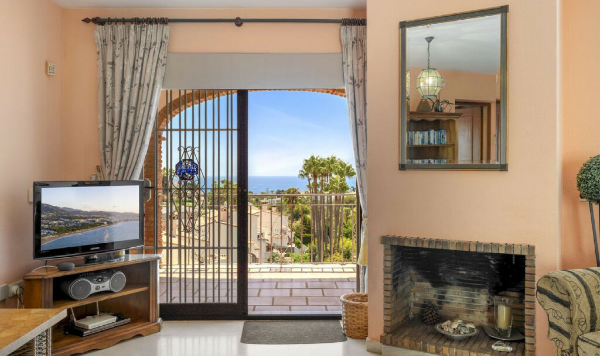 Resale - House -
Calahonda