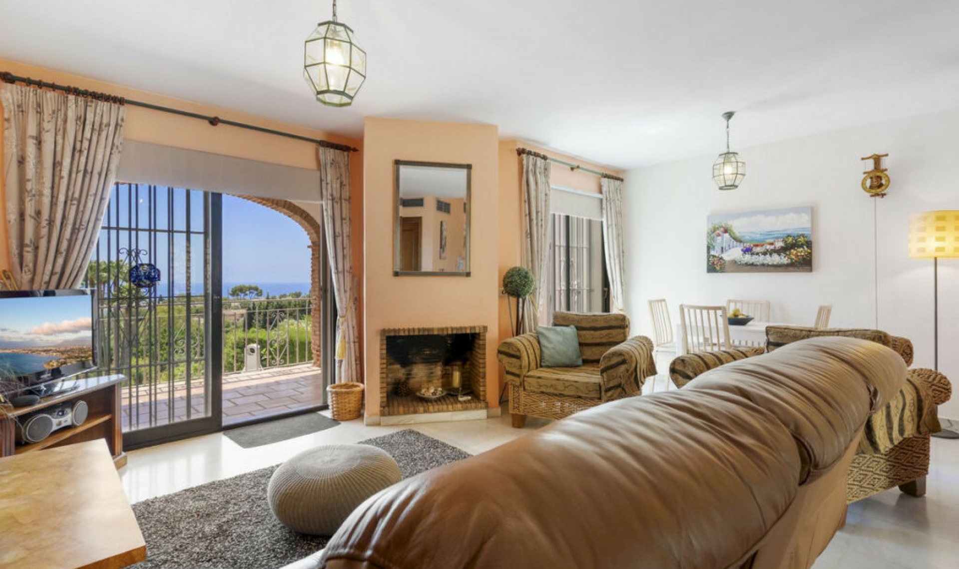 Resale - House -
Calahonda