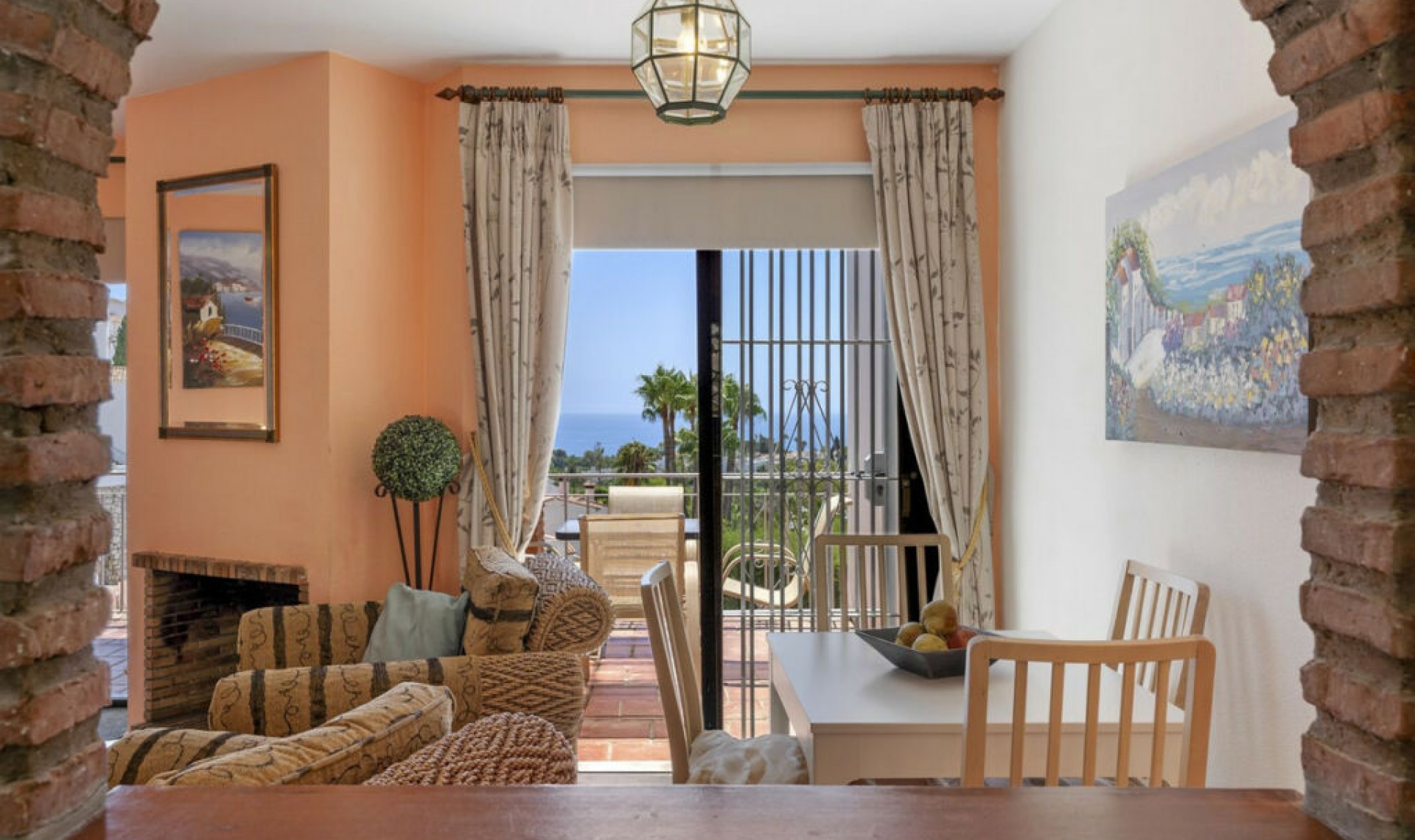 Resale - House -
Calahonda