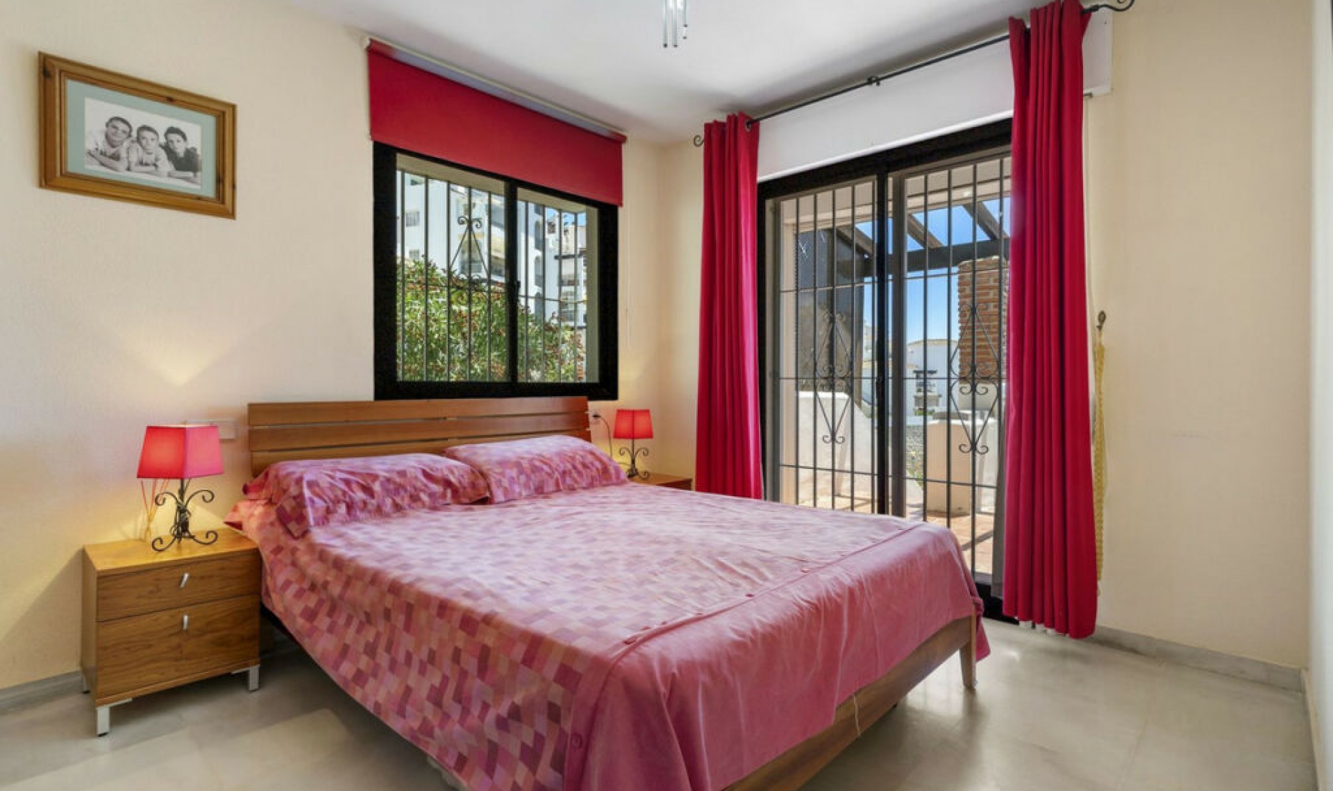 Resale - House -
Calahonda