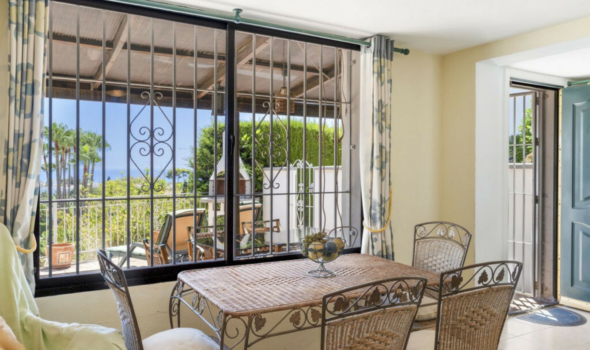 Resale - House -
Calahonda