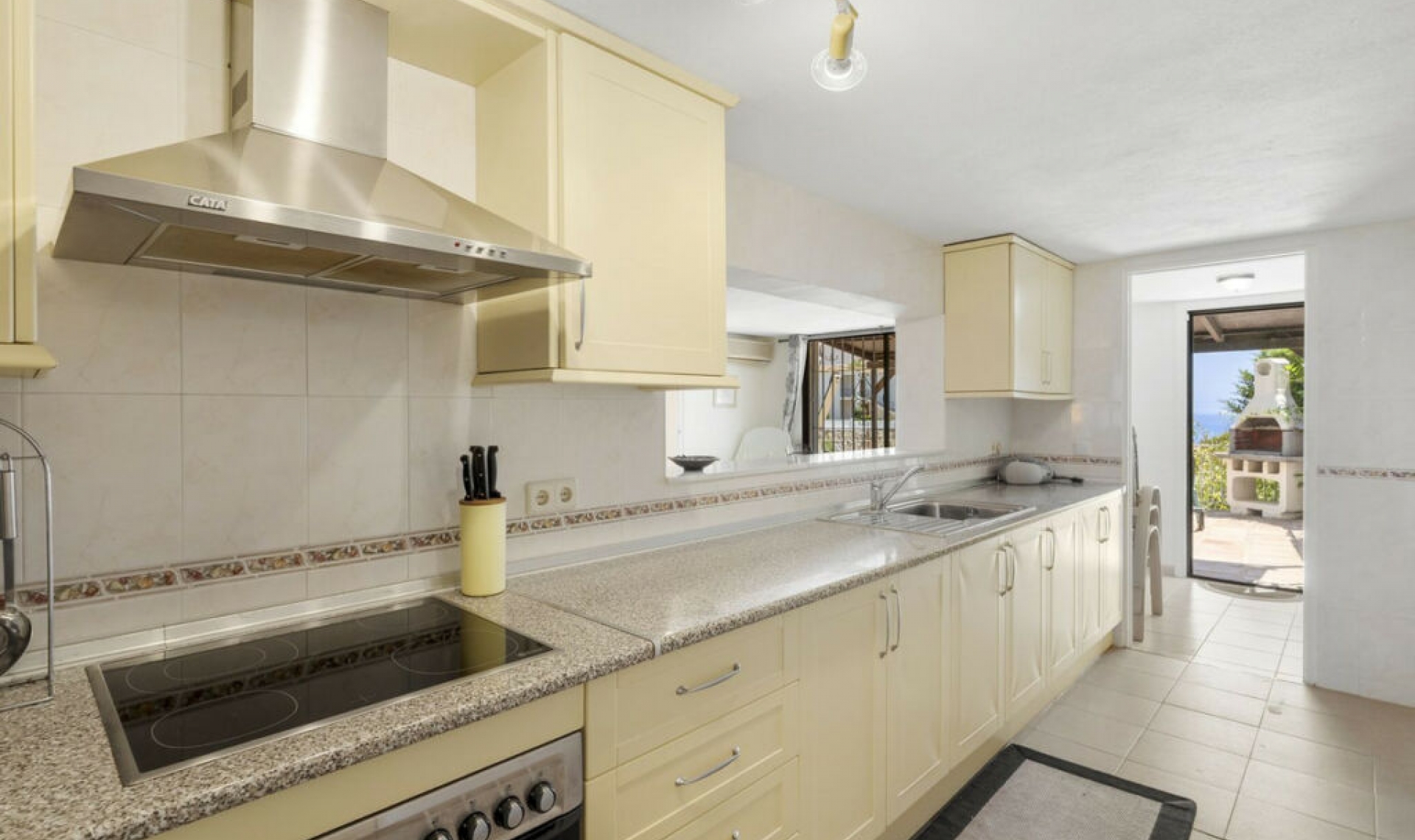 Resale - House -
Calahonda