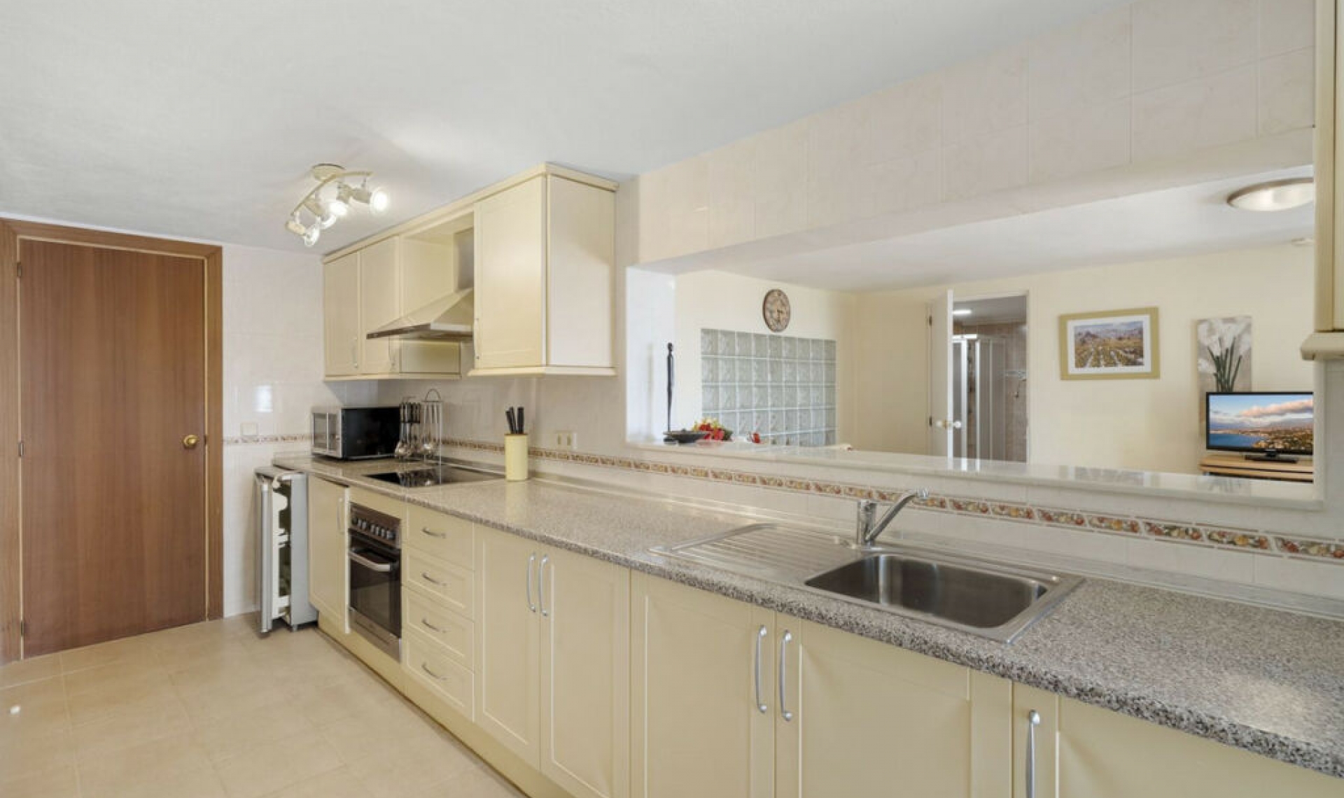 Resale - House -
Calahonda