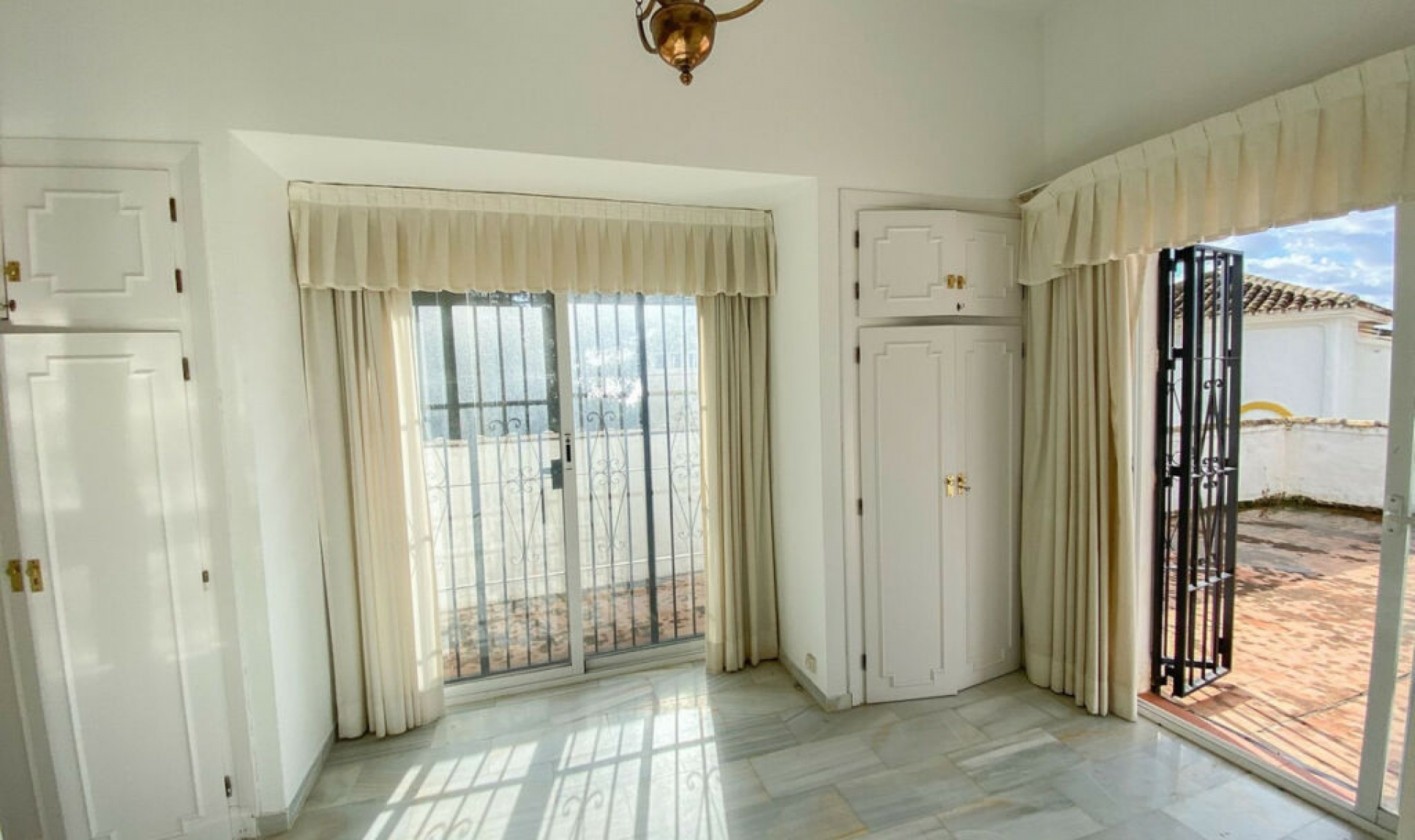 Resale - House -
Calahonda