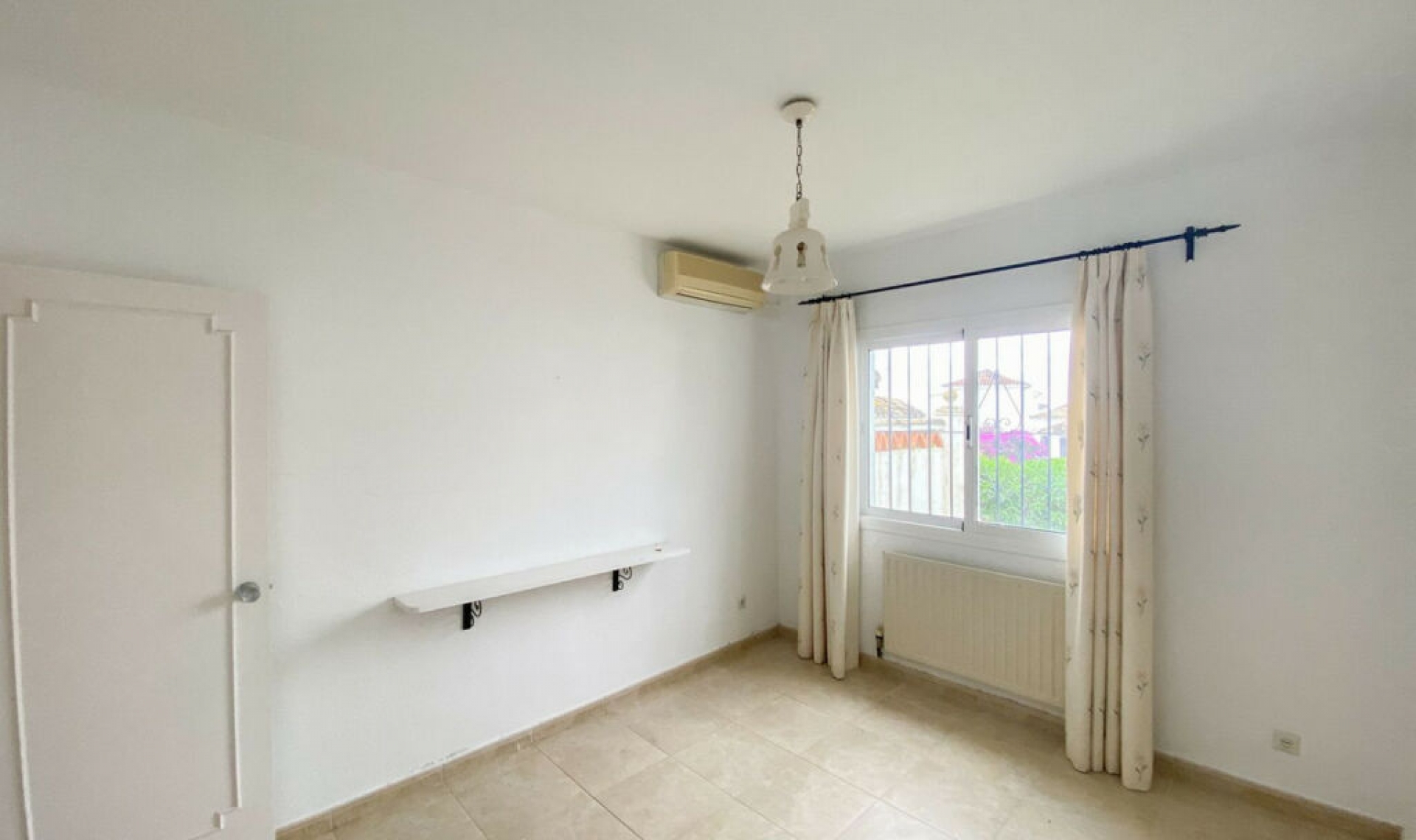 Resale - House -
Calahonda