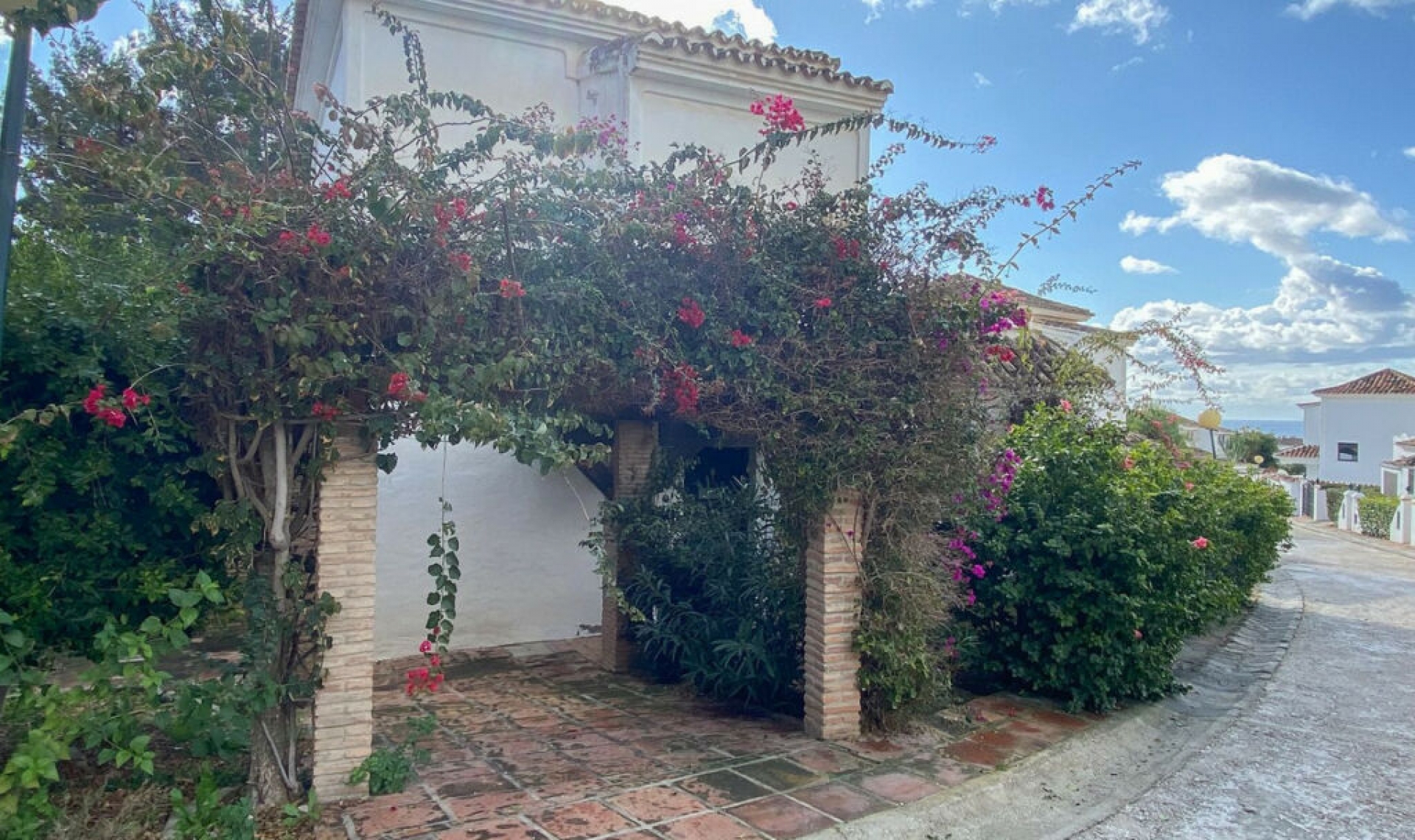 Resale - House -
Calahonda