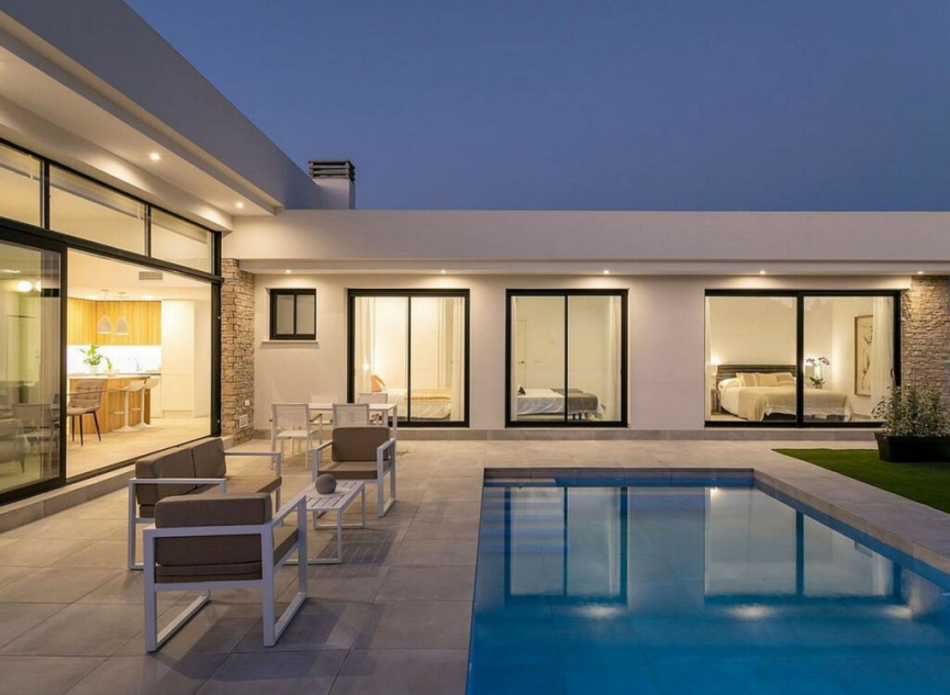 Resale - House -
Calasparra