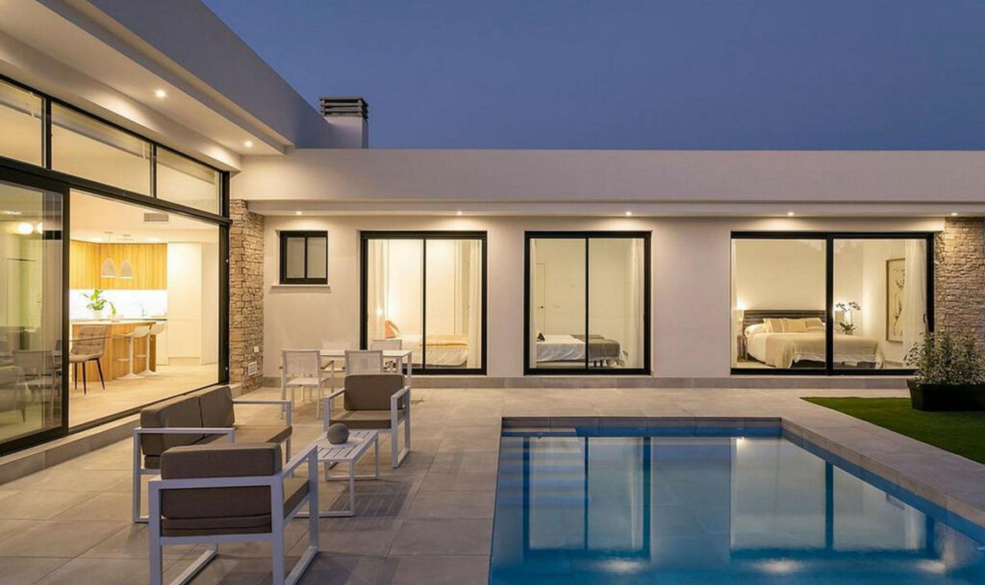 Resale - House -
Calasparra