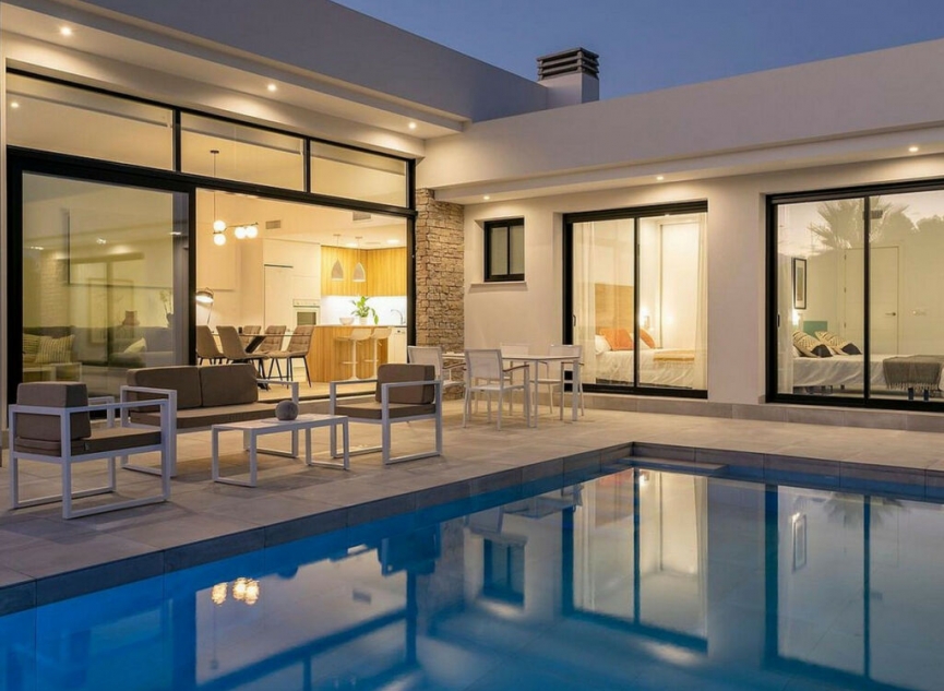 Resale - House -
Calasparra