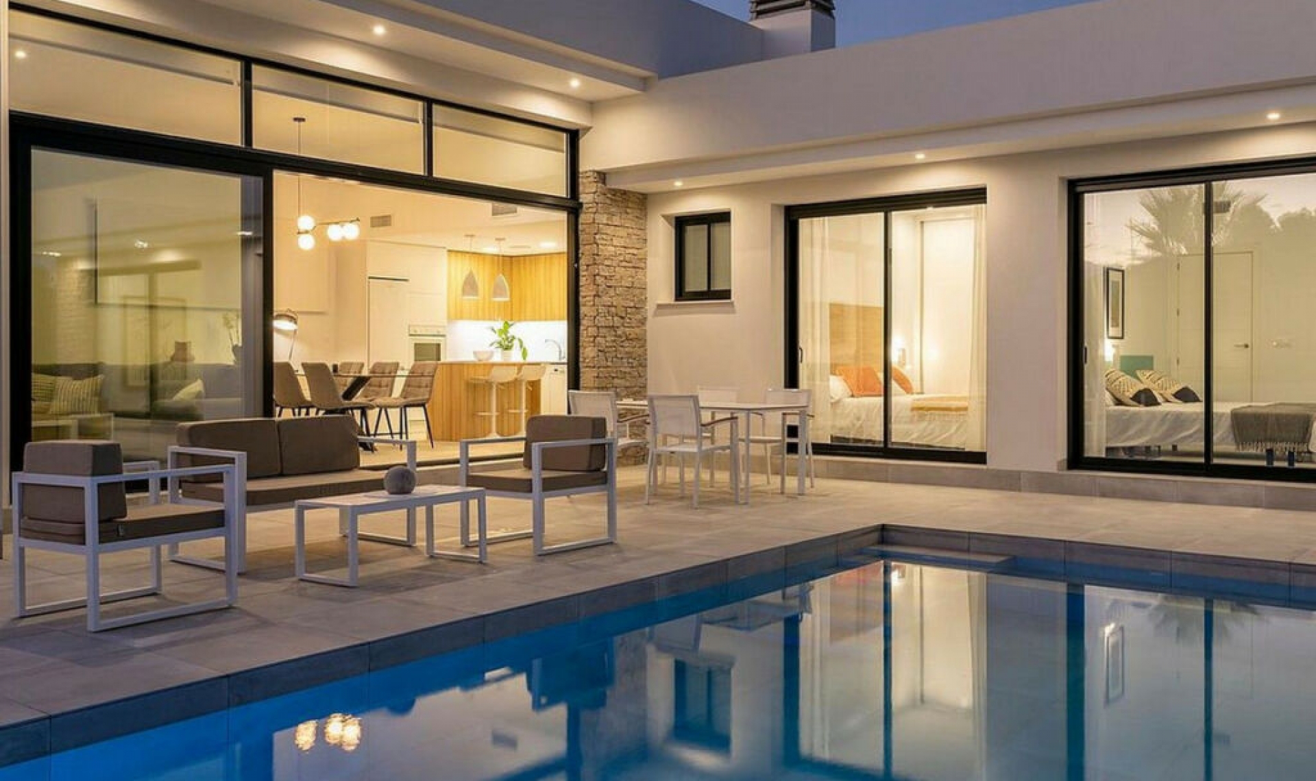 Resale - House -
Calasparra