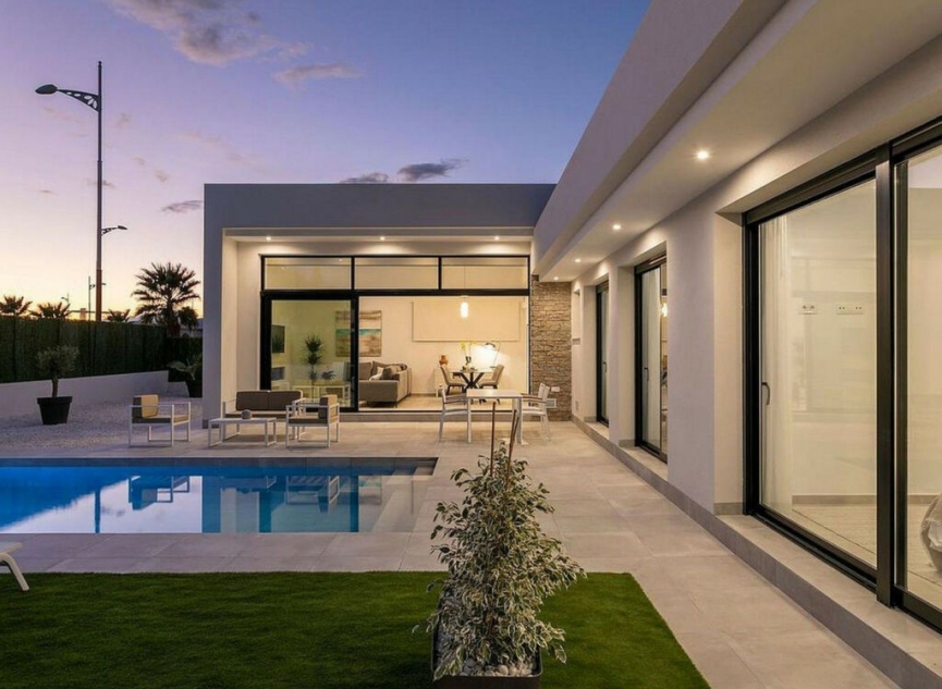 Resale - House -
Calasparra