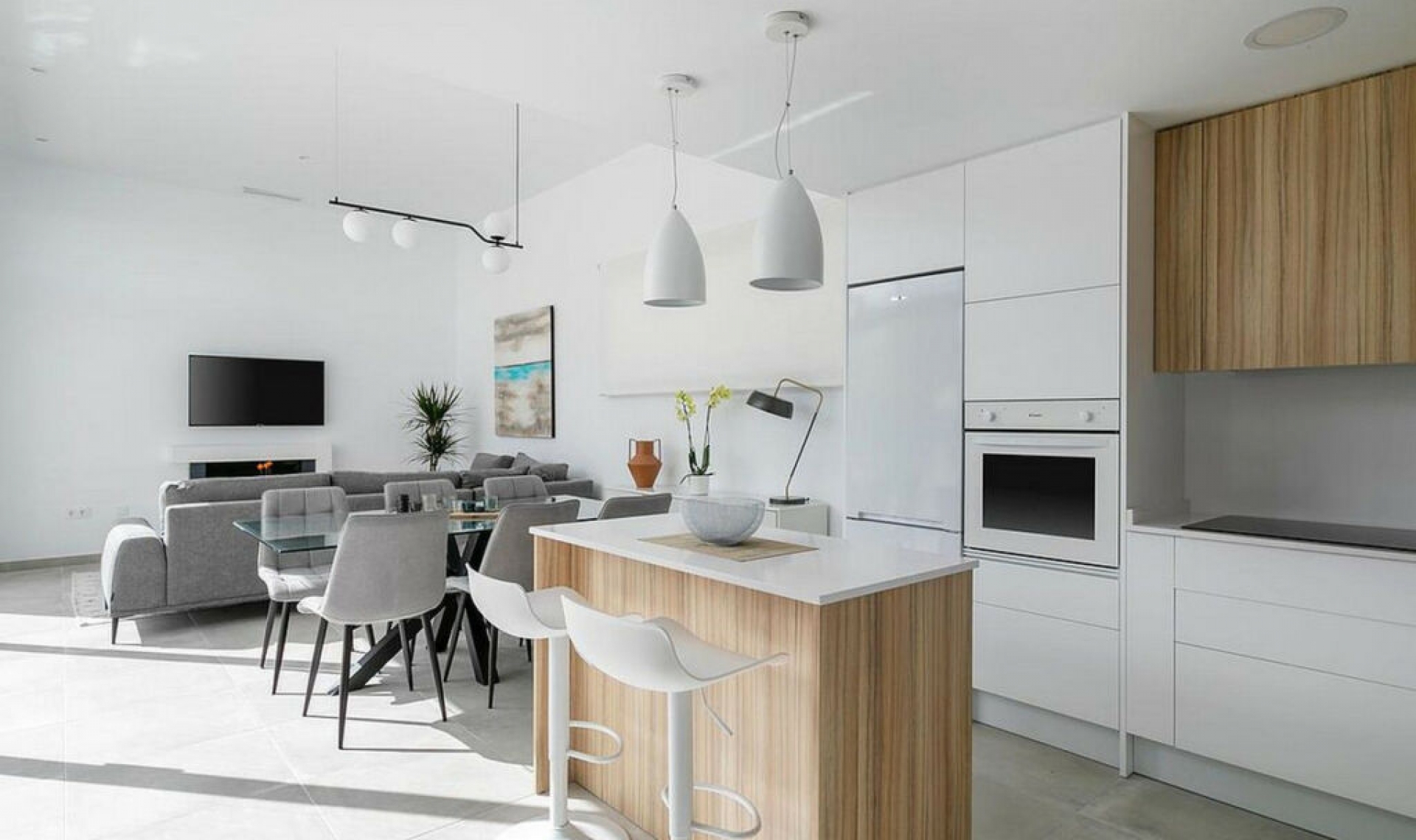 Resale - House -
Calasparra