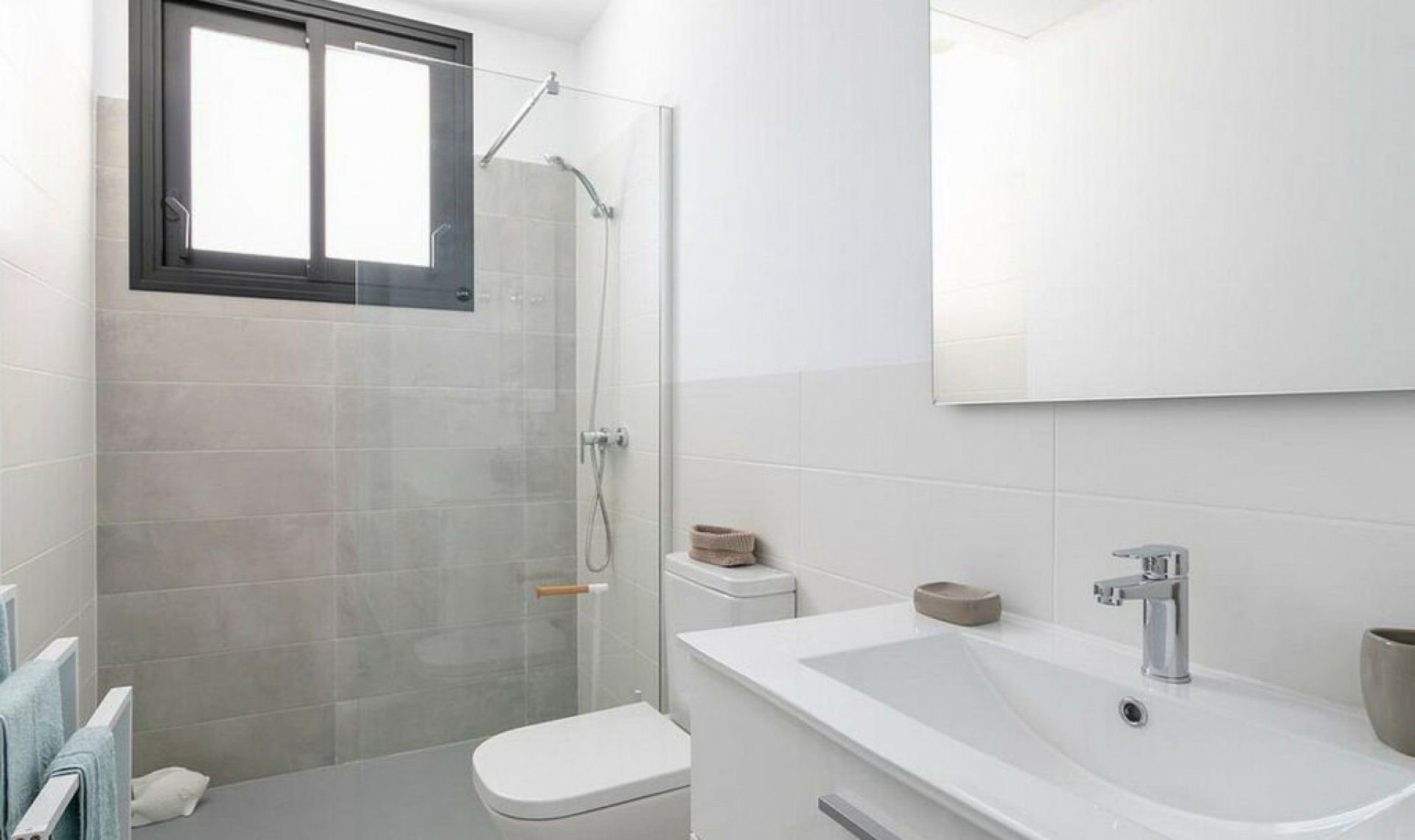 Resale - House -
Calasparra