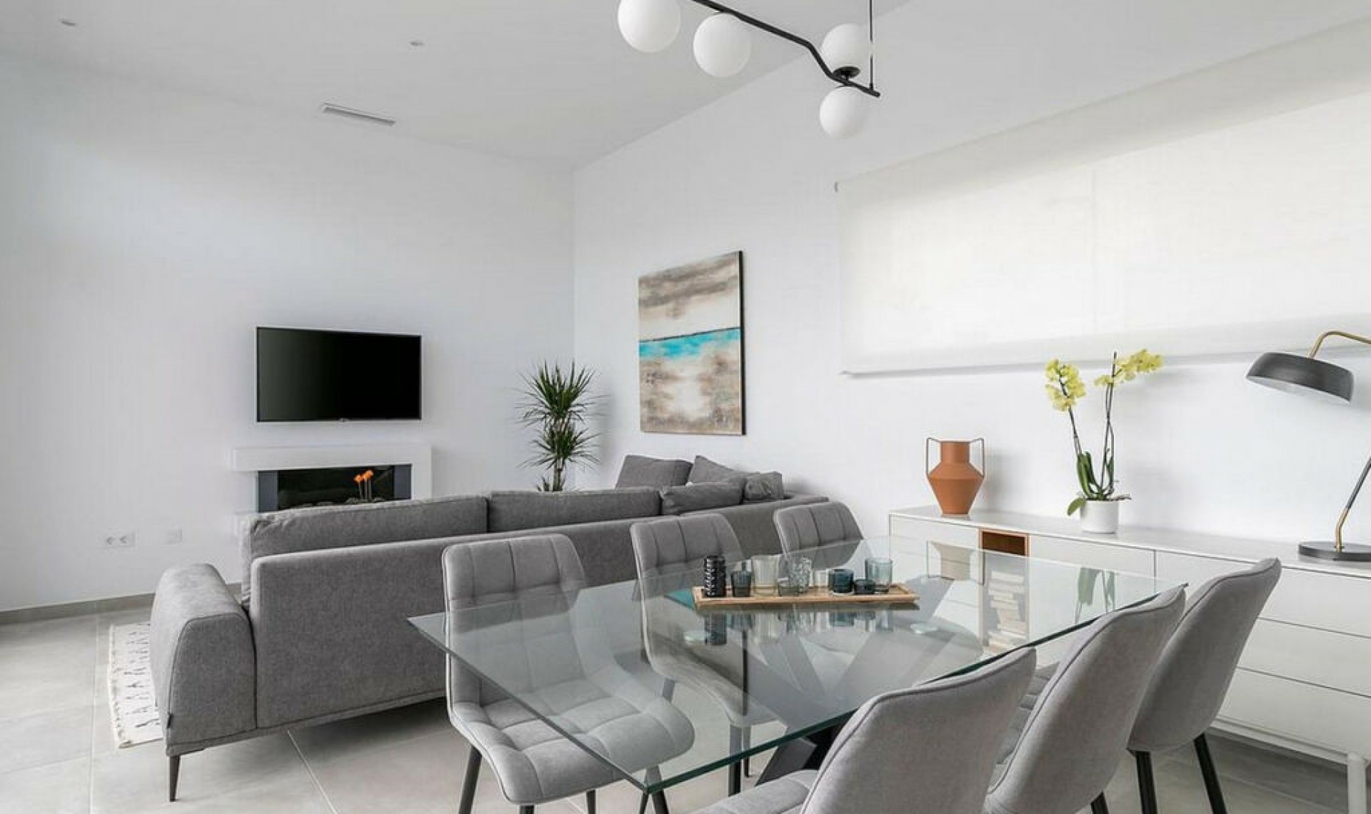 Resale - House -
Calasparra