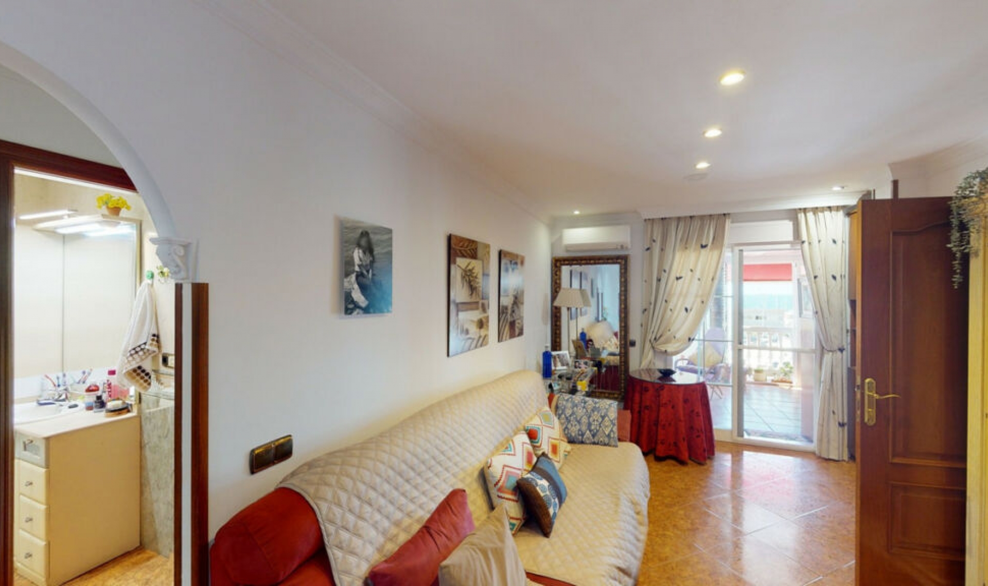 Resale - House -
Caleta de Vélez