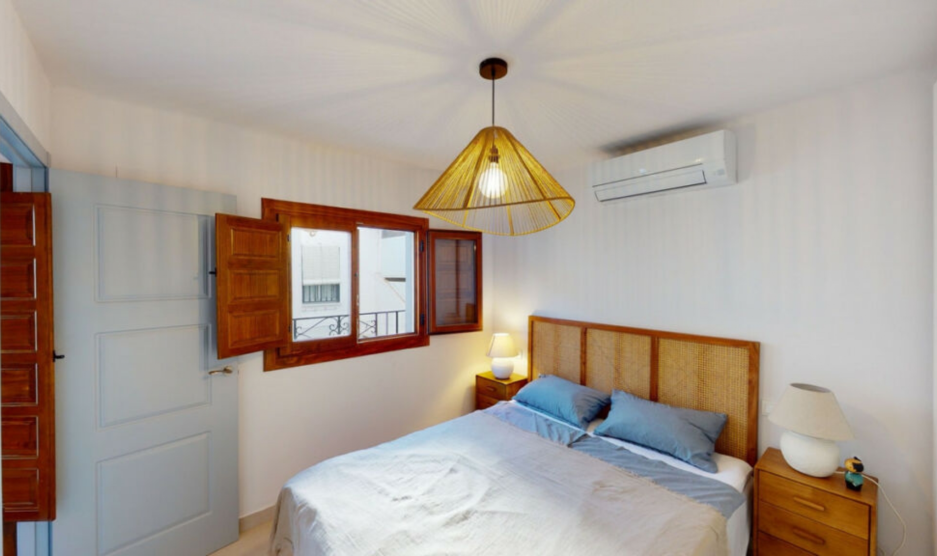 Resale - House -
Caleta de Vélez