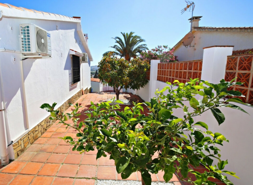 Resale - House -
Caleta de Vélez