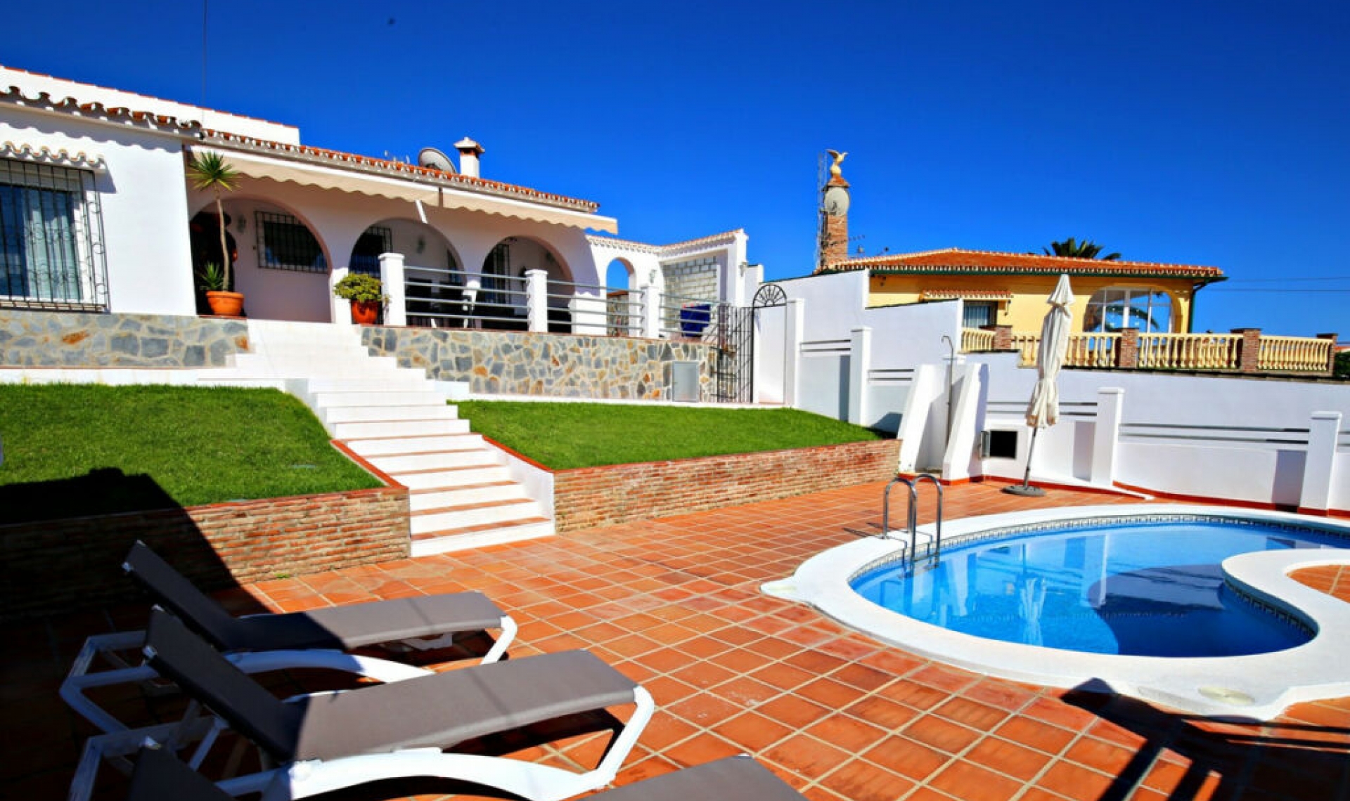 Resale - House -
Caleta de Vélez