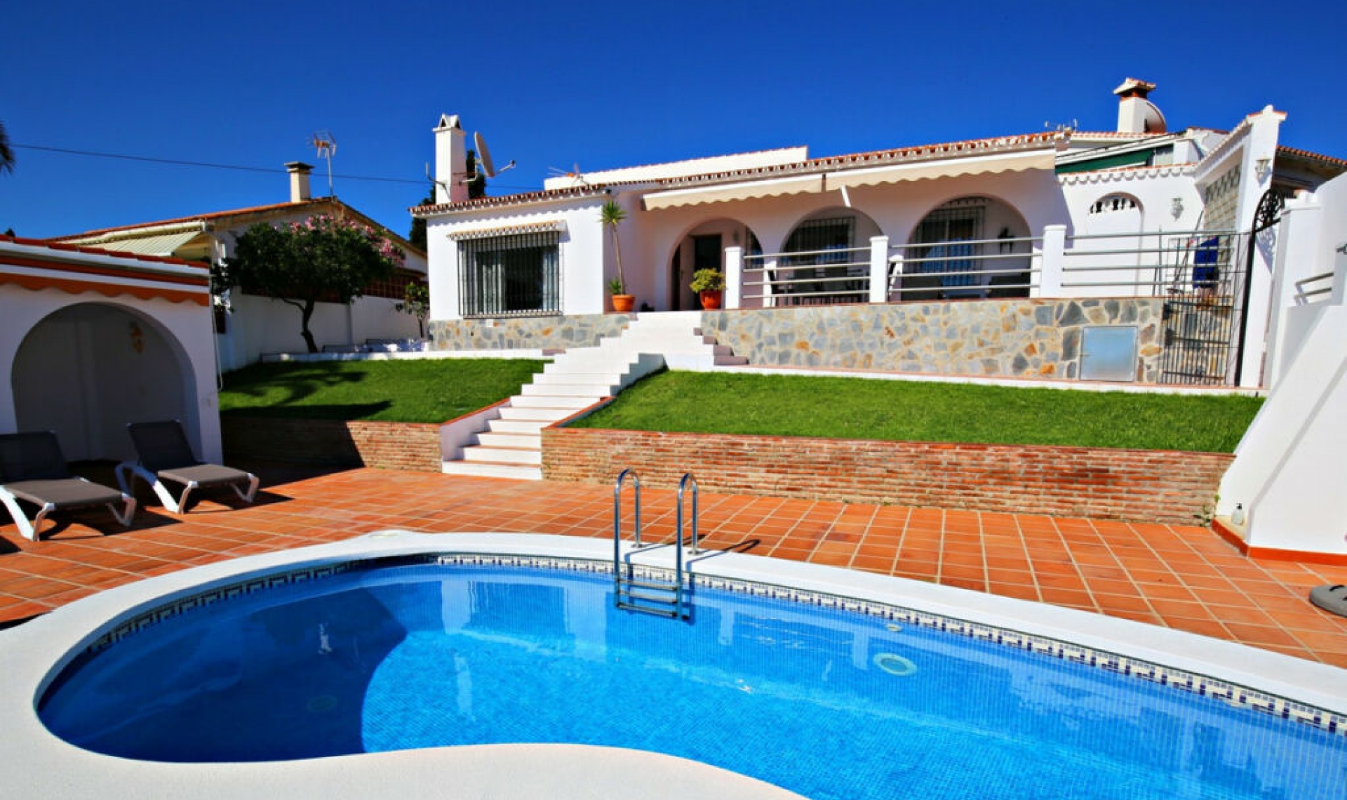 Resale - House -
Caleta de Vélez